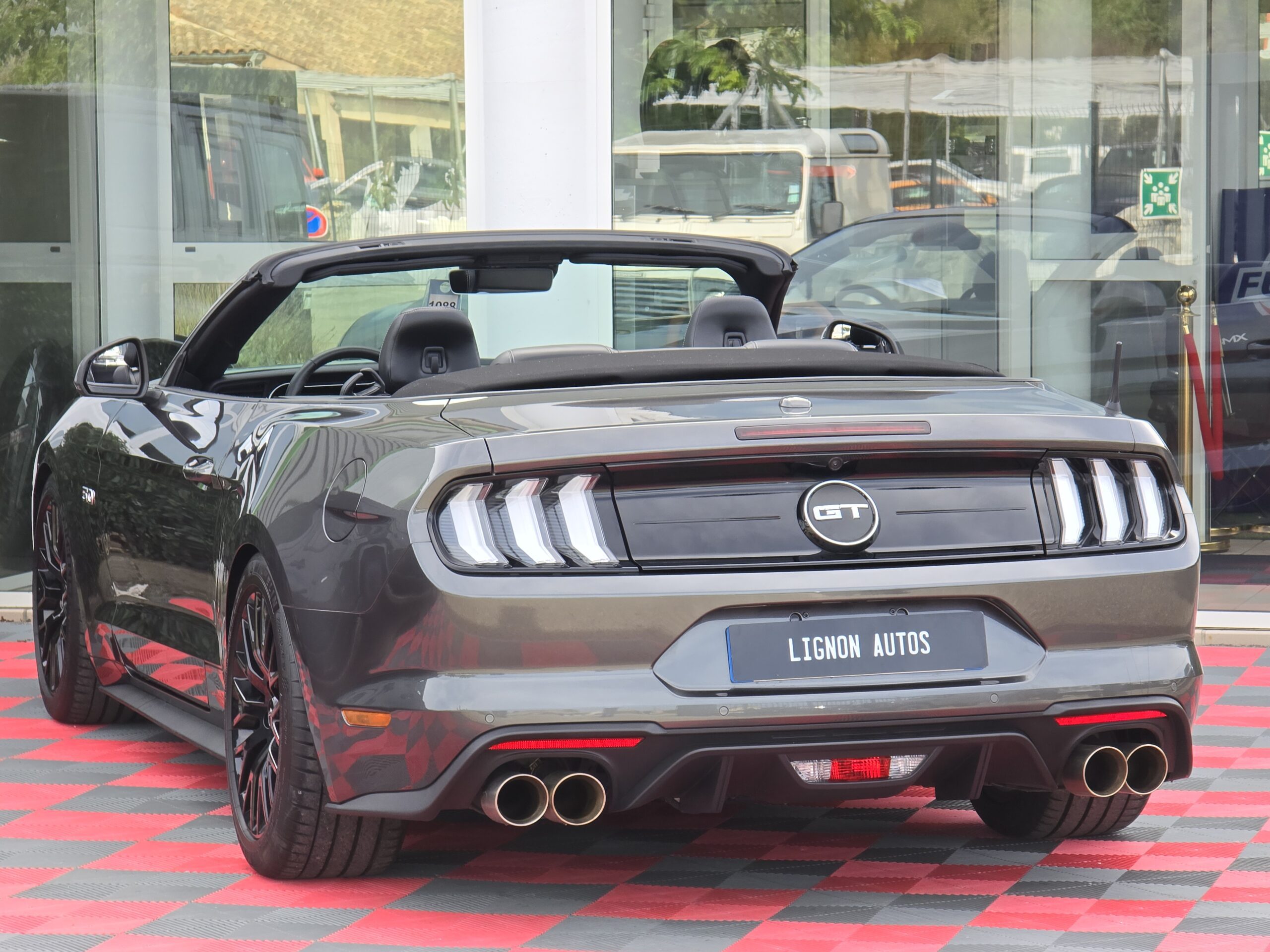 Photo Ford Mustang Cabriolet Gt 5.0l V8 450 Bva10 Premium 12/2020 "55th Years" - Immat France - Pas de malus