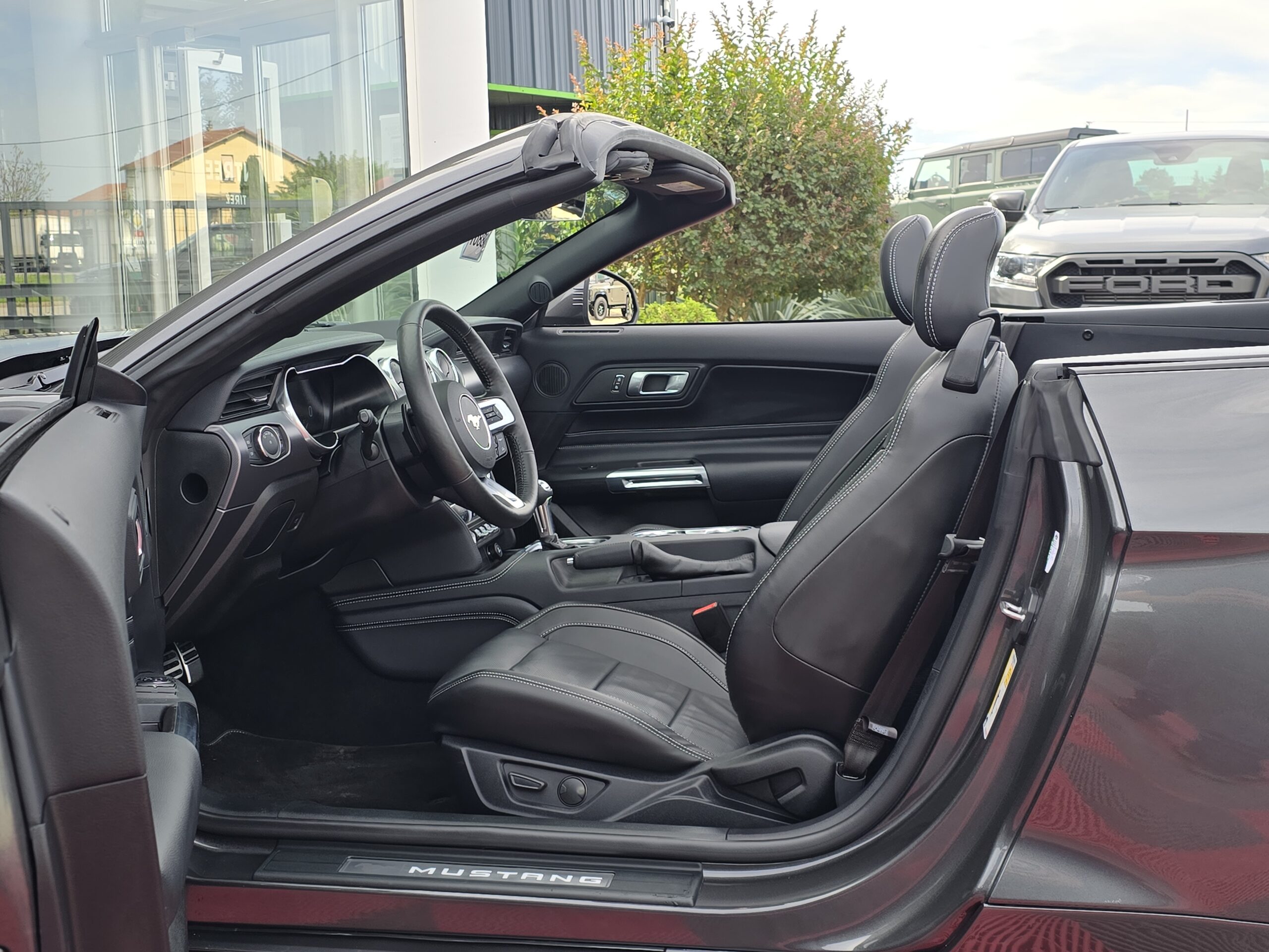 Photo Ford Mustang Cabriolet Gt 5.0l V8 450 Bva10 Premium 12/2020 "55th Years" - Immat France - Pas de malus