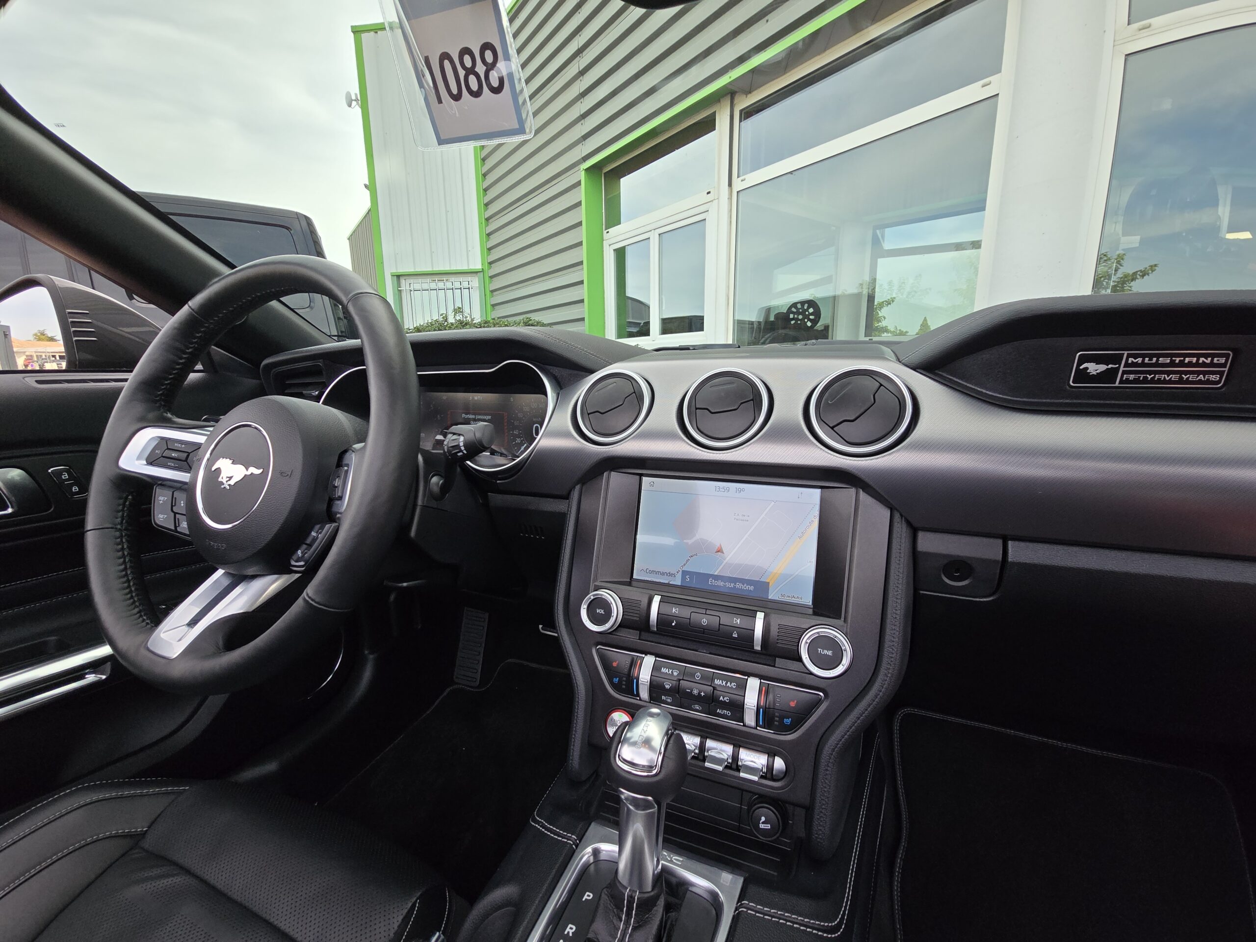 Photo Ford Mustang Cabriolet Gt 5.0l V8 450 Bva10 Premium 12/2020 "55th Years" - Immat France - Pas de malus