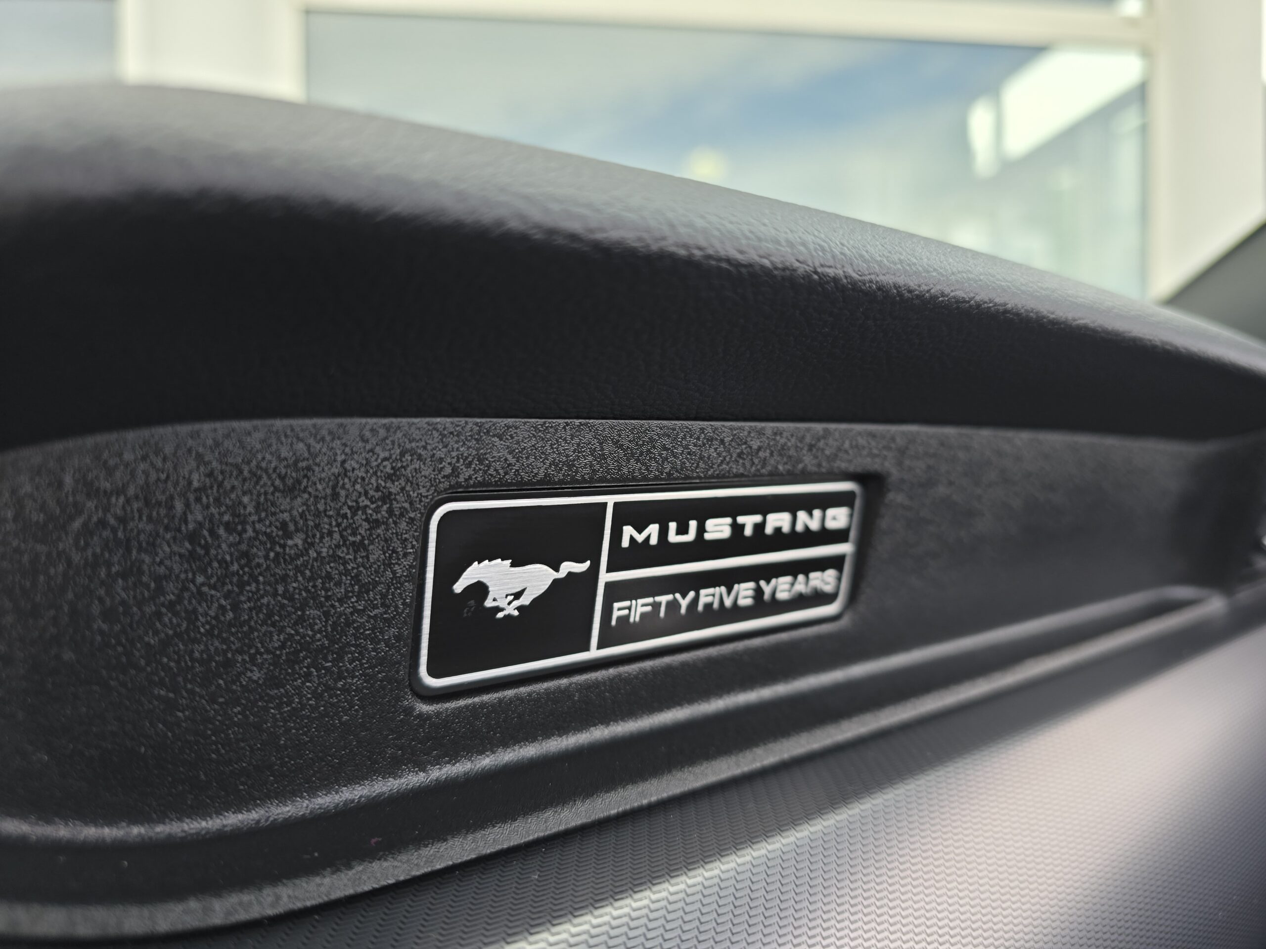 Photo Ford Mustang Cabriolet Gt 5.0l V8 450 Bva10 Premium 12/2020 "55th Years" - Immat France - Pas de malus