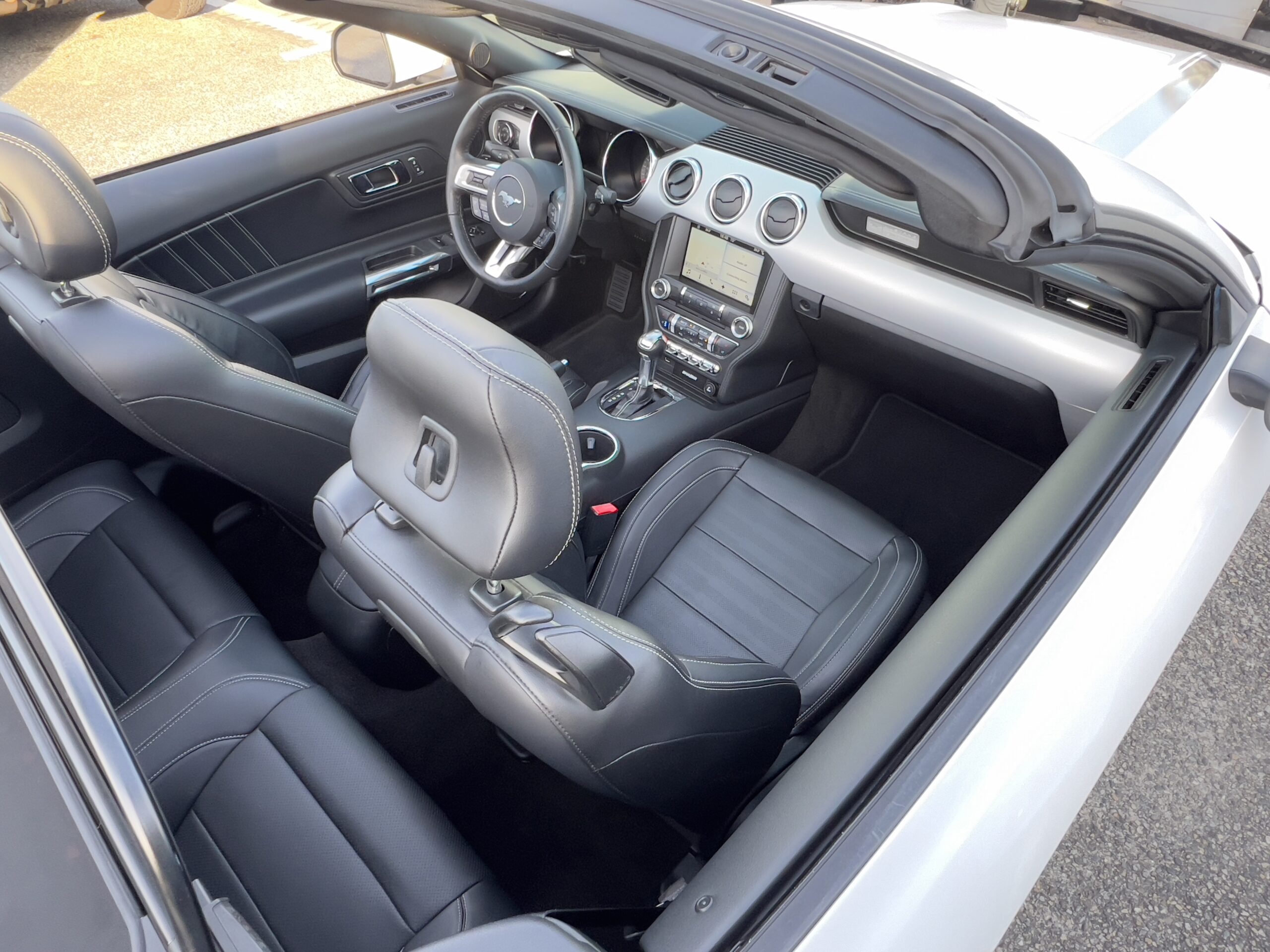 Photo Ford Mustang GT Cabriolet v8 5.0 421 ch "Black Shadow"