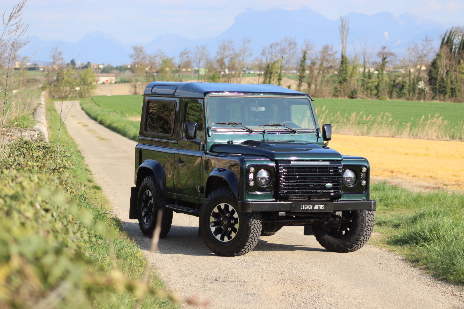 Photo Land Rover Defender 90 2.2 4 places "Aintree Green"