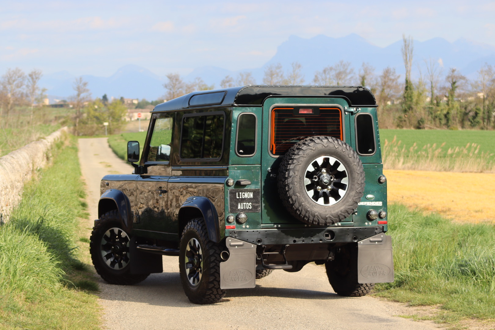 Photo Land Rover Defender 90 2.2 4 places "Aintree Green"