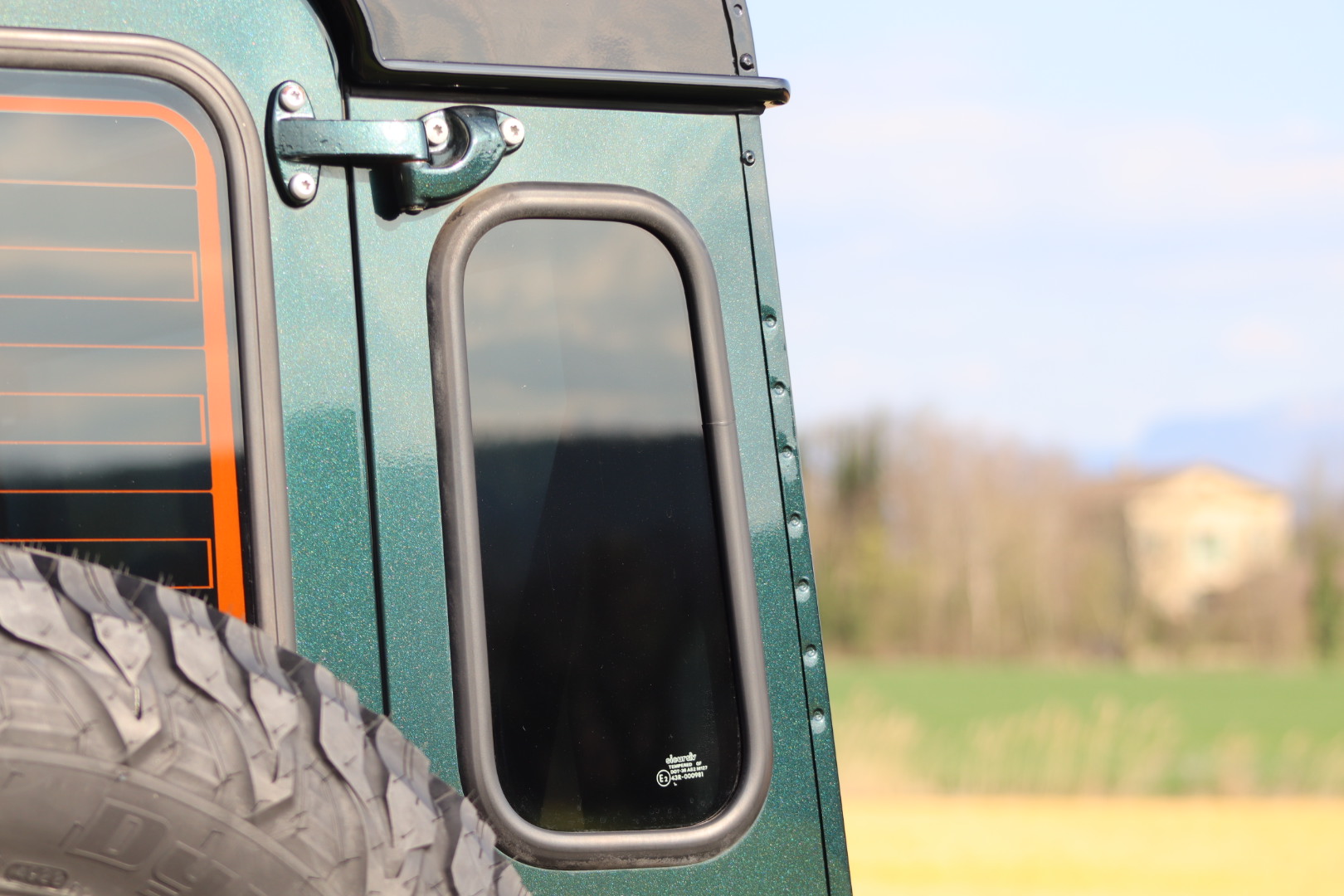 Photo Land Rover Defender 90 2.2 4 places "Aintree Green"