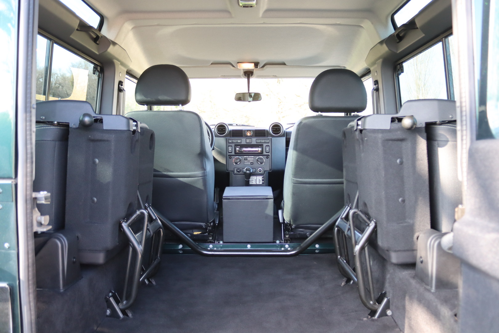 Photo Land Rover Defender 90 2.2 4 places "Aintree Green"