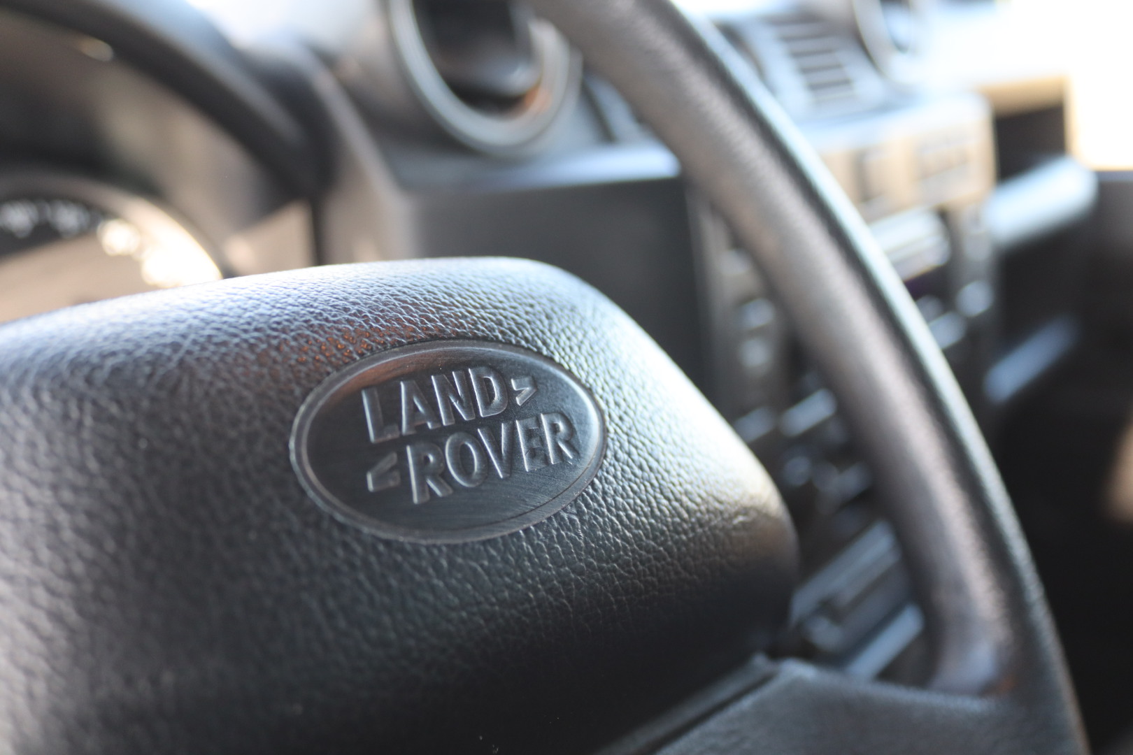 Photo Land Rover Defender 90 2.2 4 places "Aintree Green"