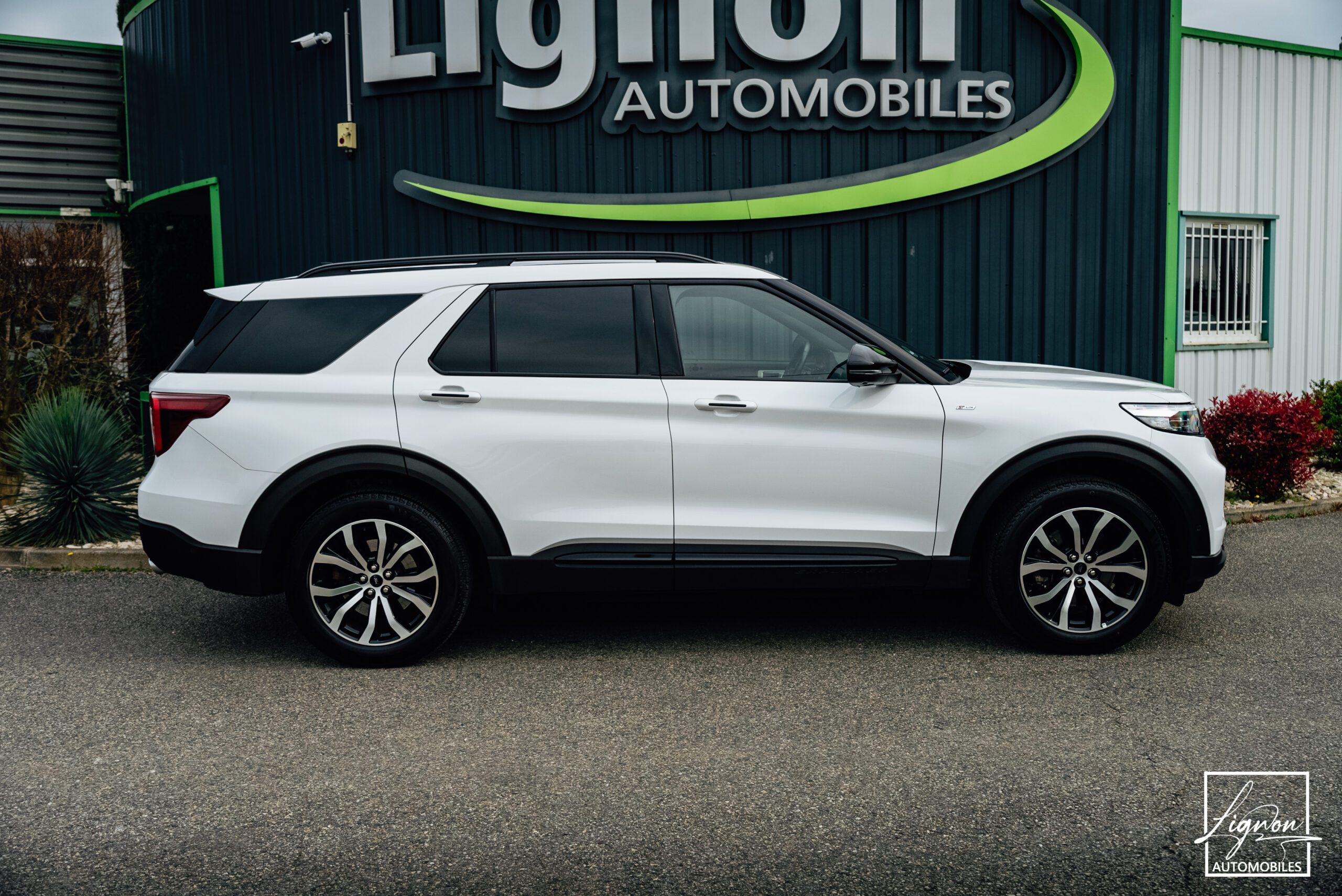 Photo FORD EXPLORER 3.0 ECOBOOST 457ch Parallel PHEV ST-Line i-AWD BVA10