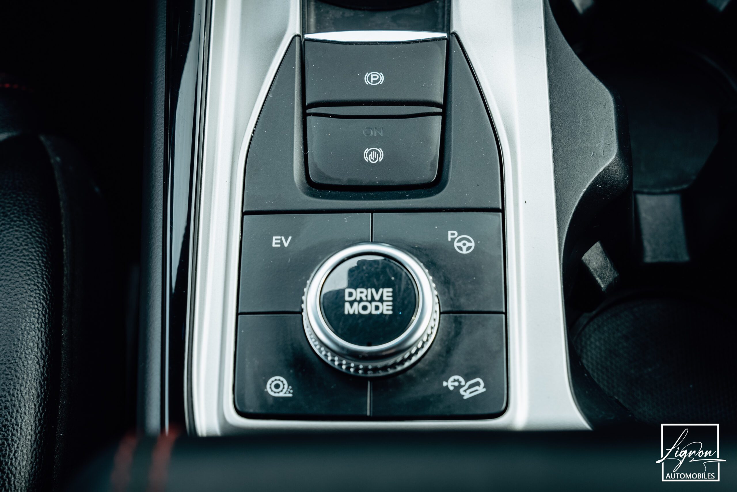 Photo FORD EXPLORER 3.0 ECOBOOST 457ch Parallel PHEV ST-Line i-AWD BVA10