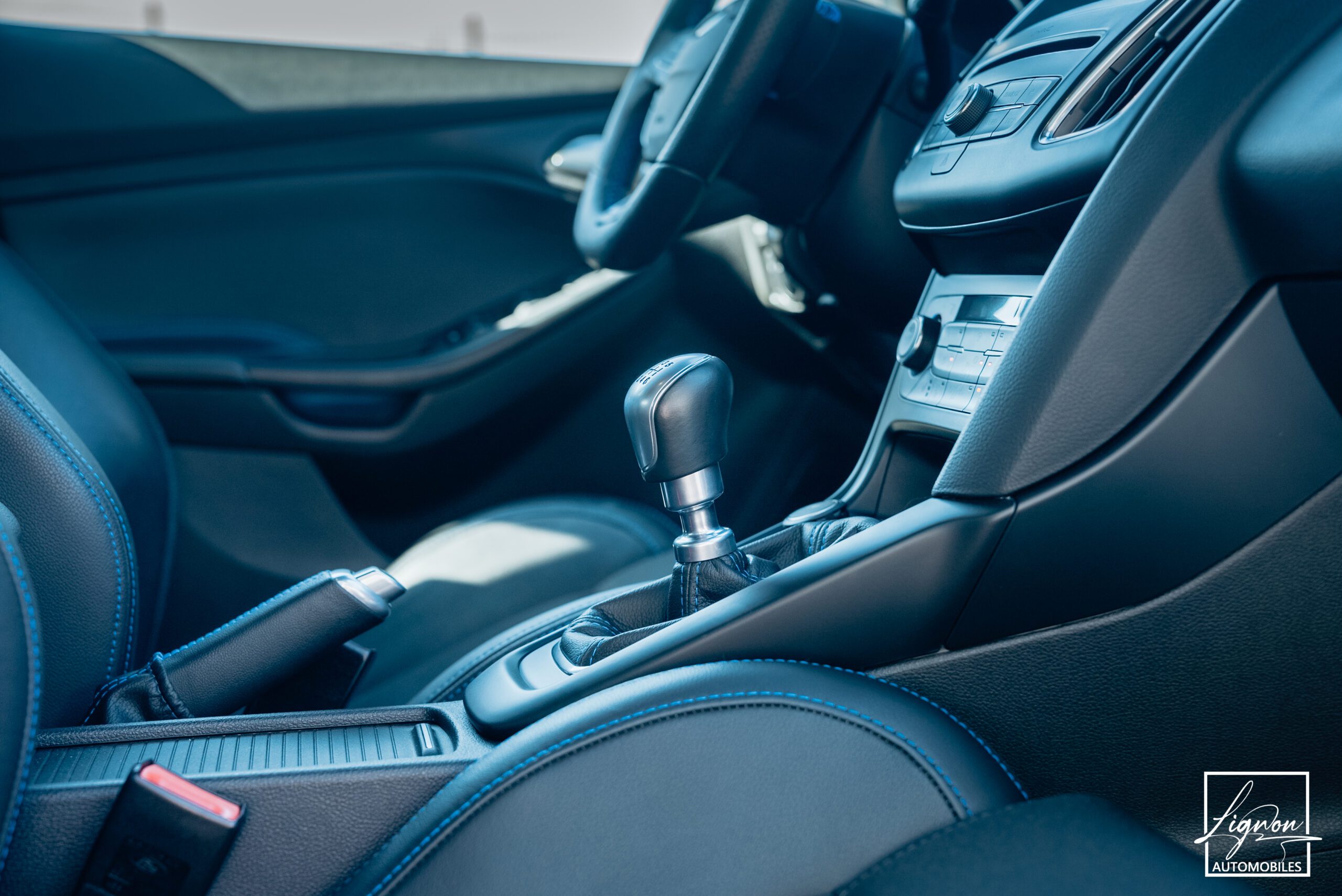 Photo Ford Focus RS 2.3 350 CH Recaro - GPS - CARPLAY - CAMERA