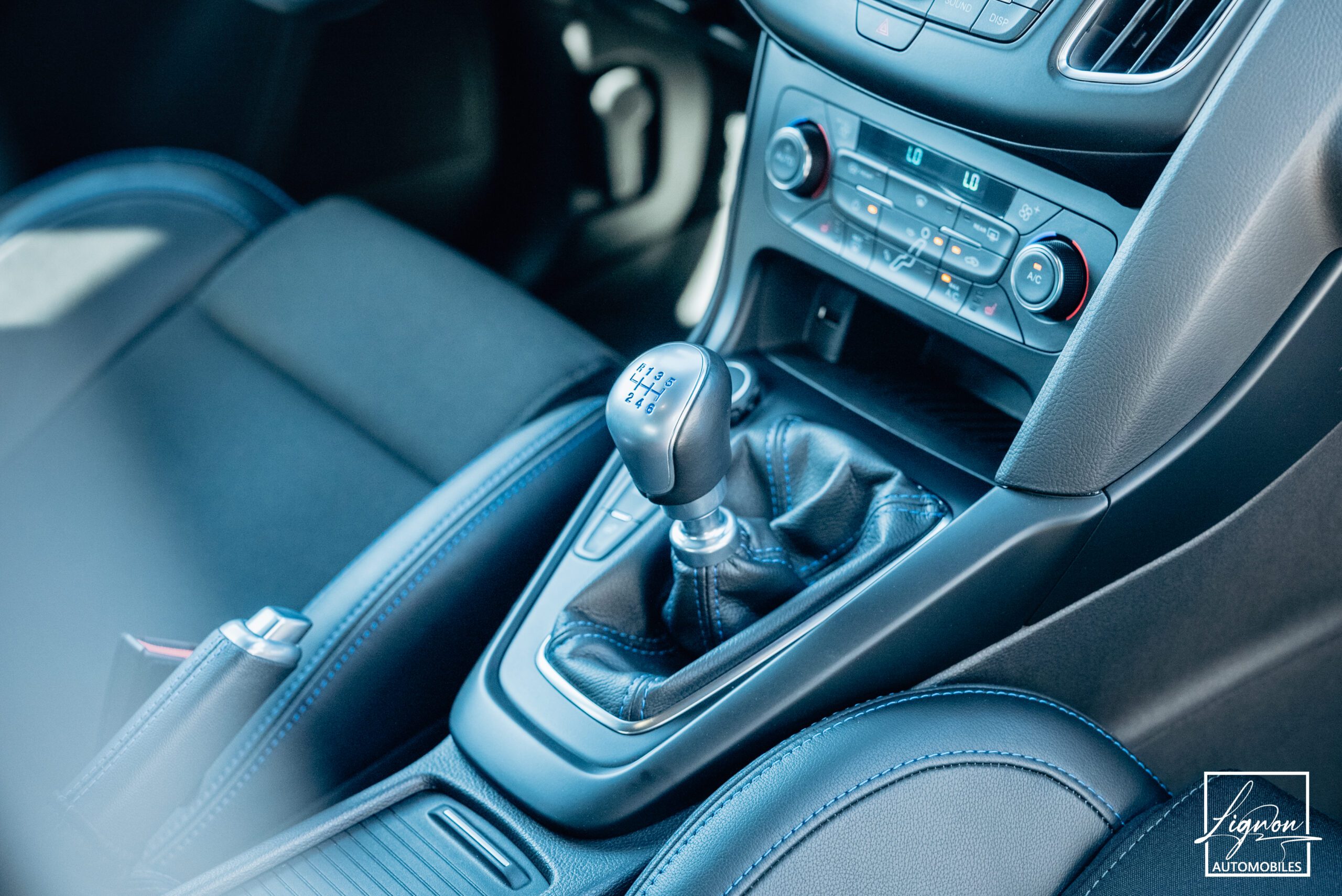 Photo Ford Focus RS 2.3 350 CH Recaro - GPS - CARPLAY - CAMERA