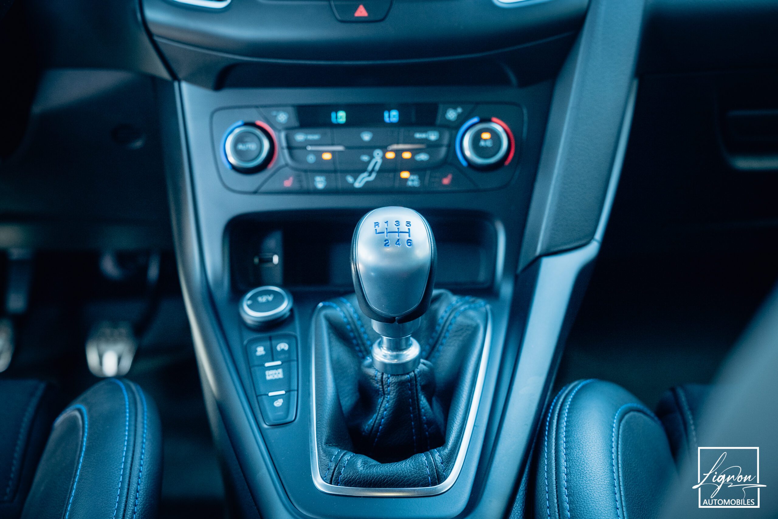 Photo Ford Focus RS 2.3 350 CH Recaro - GPS - CARPLAY - CAMERA