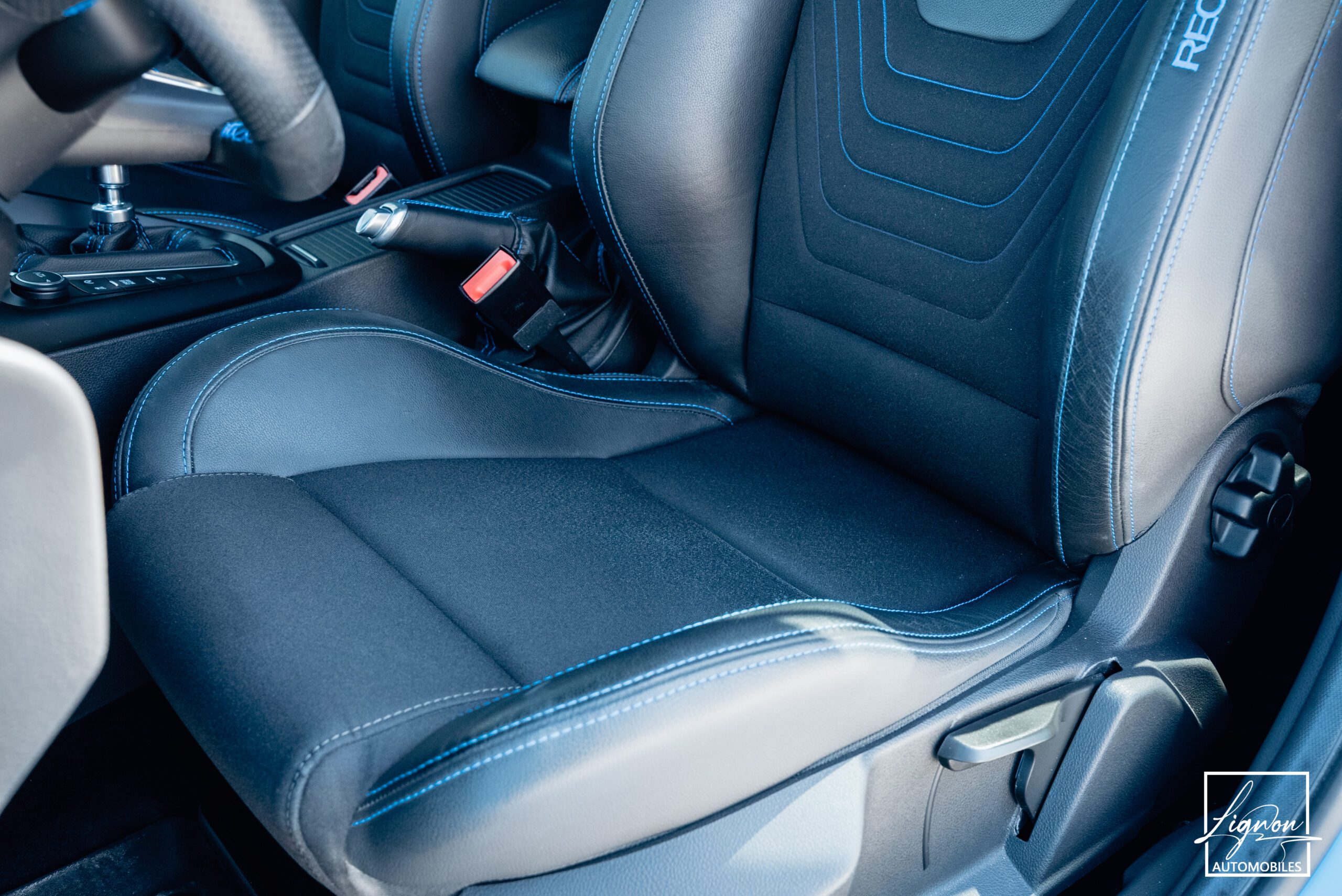 Photo Ford Focus RS 2.3 350 CH Recaro - GPS - CARPLAY - CAMERA