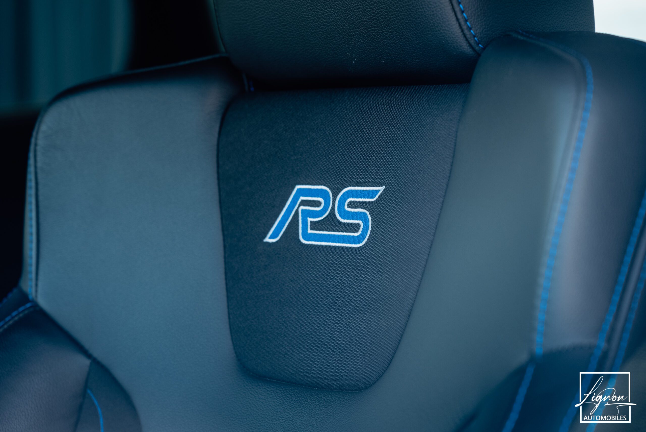 Photo Ford Focus RS 2.3 350 CH Recaro - GPS - CARPLAY - CAMERA
