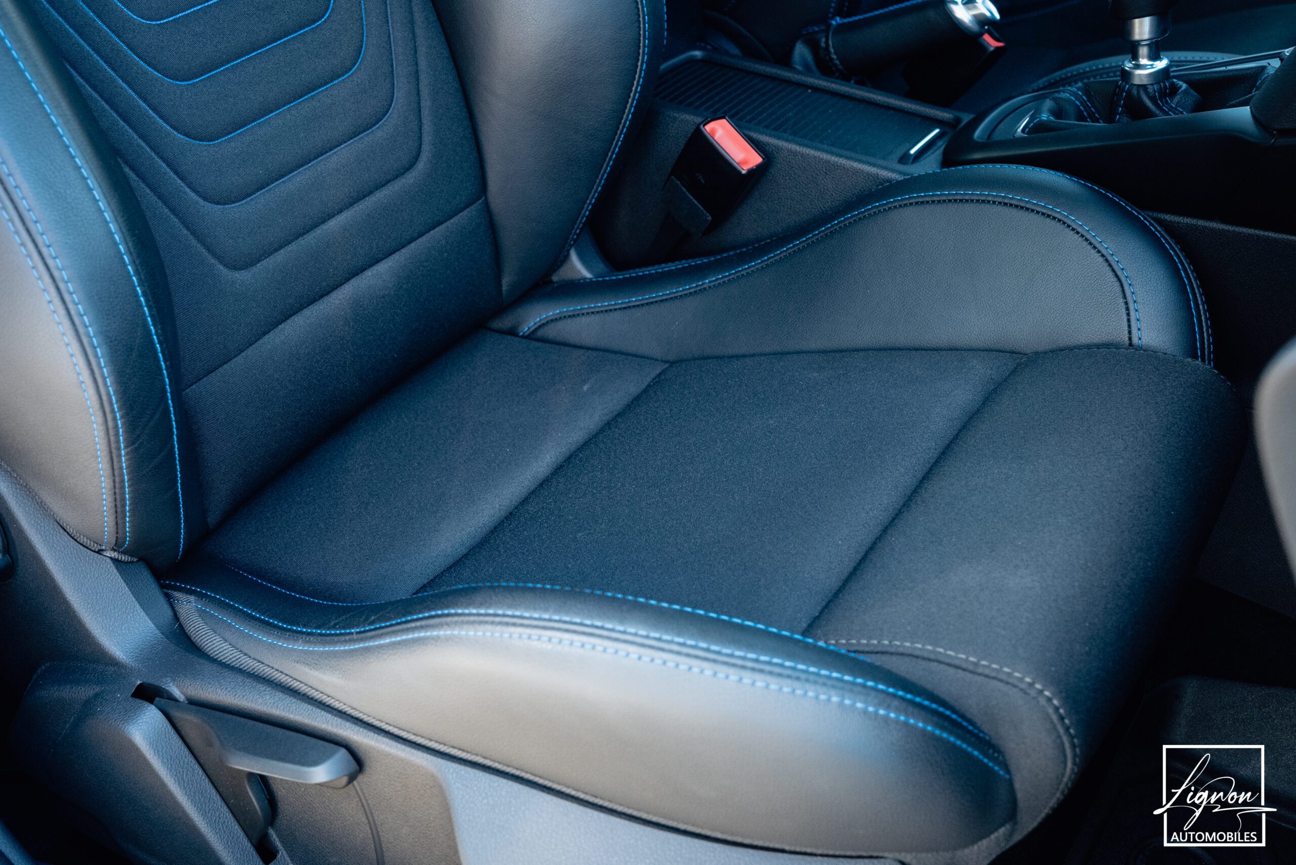 Photo Ford Focus RS 2.3 350 CH Recaro - GPS - CARPLAY - CAMERA