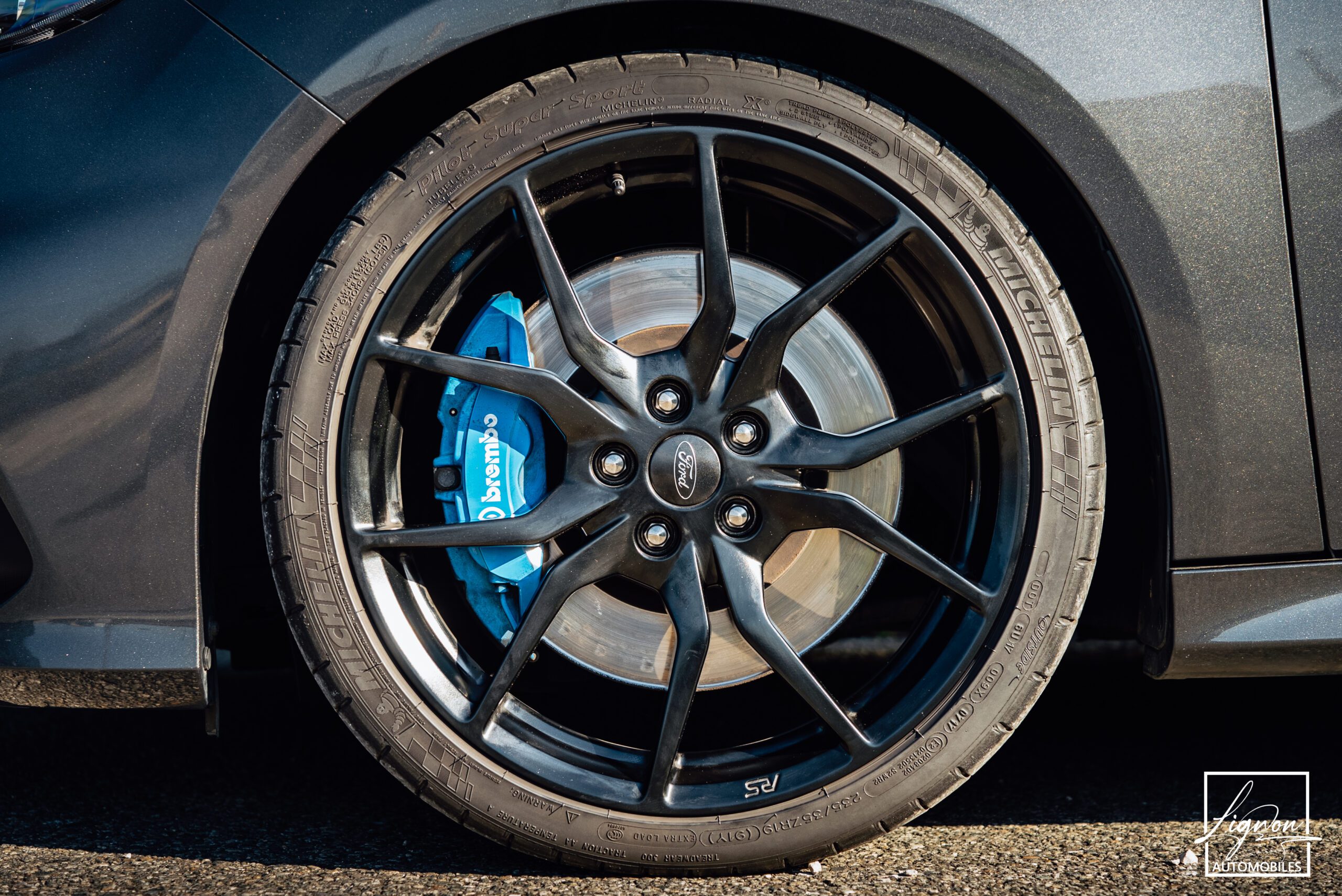 Photo Ford Focus RS 2.3 350 CH Recaro - GPS - CARPLAY - CAMERA