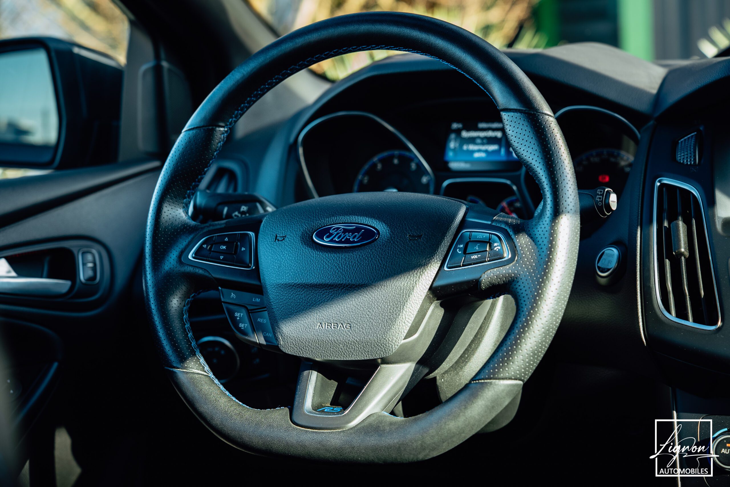 Photo Ford Focus RS 2.3 350 CH Recaro - GPS - CARPLAY - CAMERA