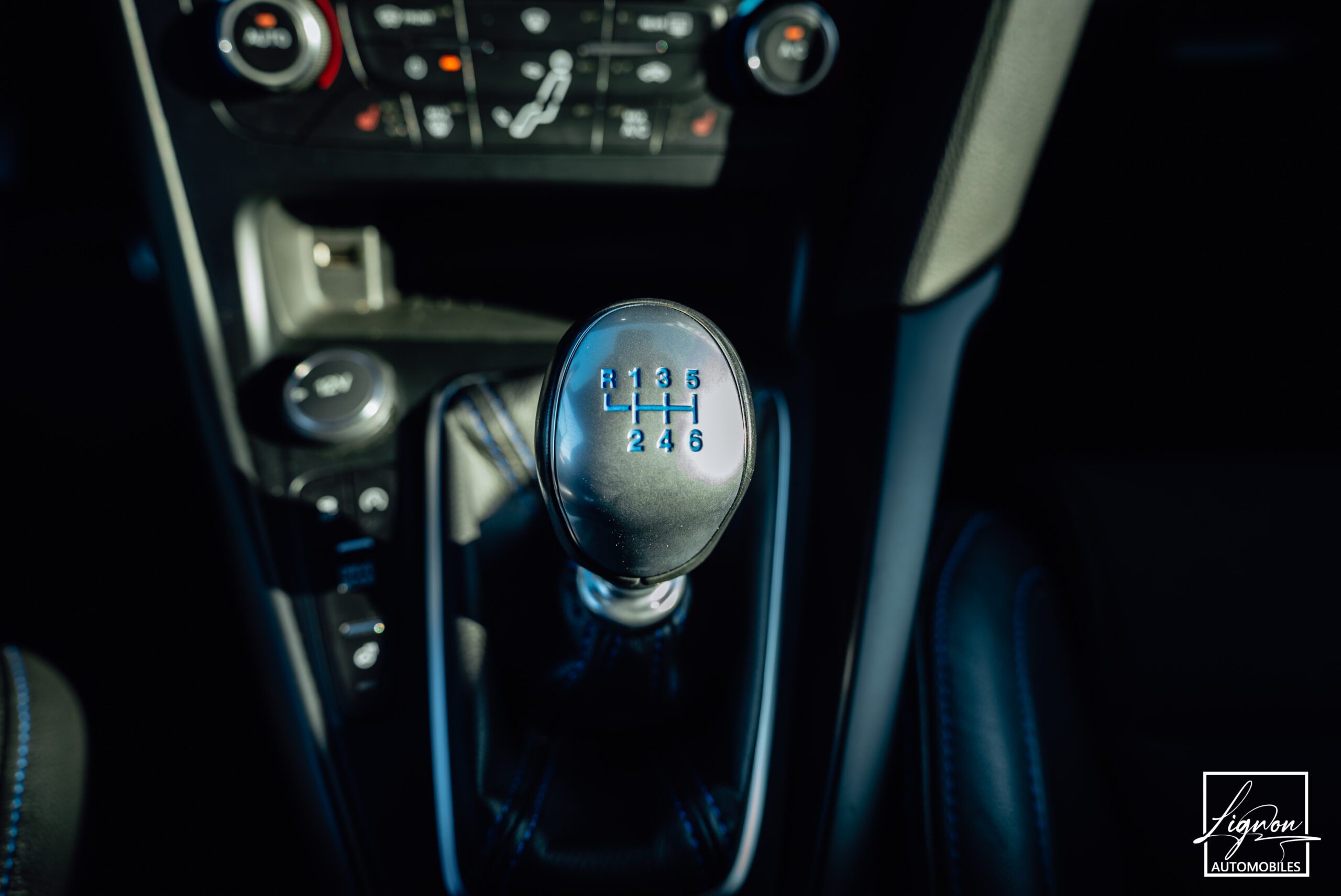 Photo Ford Focus RS 2.3 350 CH Recaro - GPS - CARPLAY - CAMERA