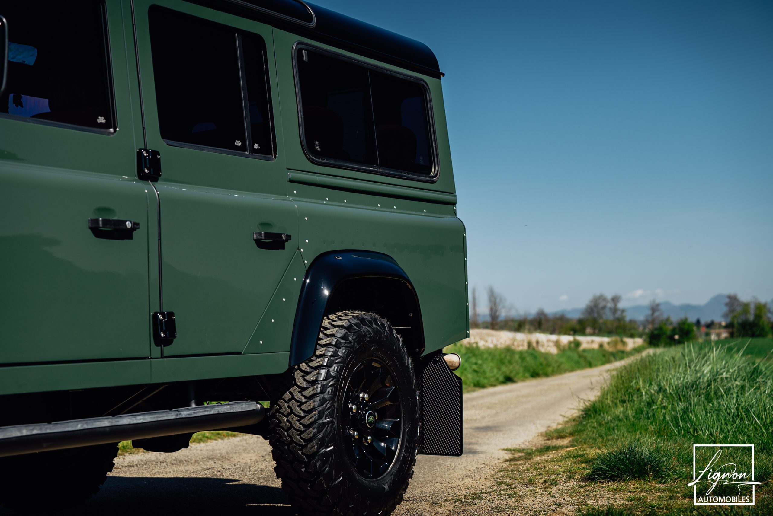 Photo Land Rover Defender 110 td5 sw 9 places "Underberg Green"