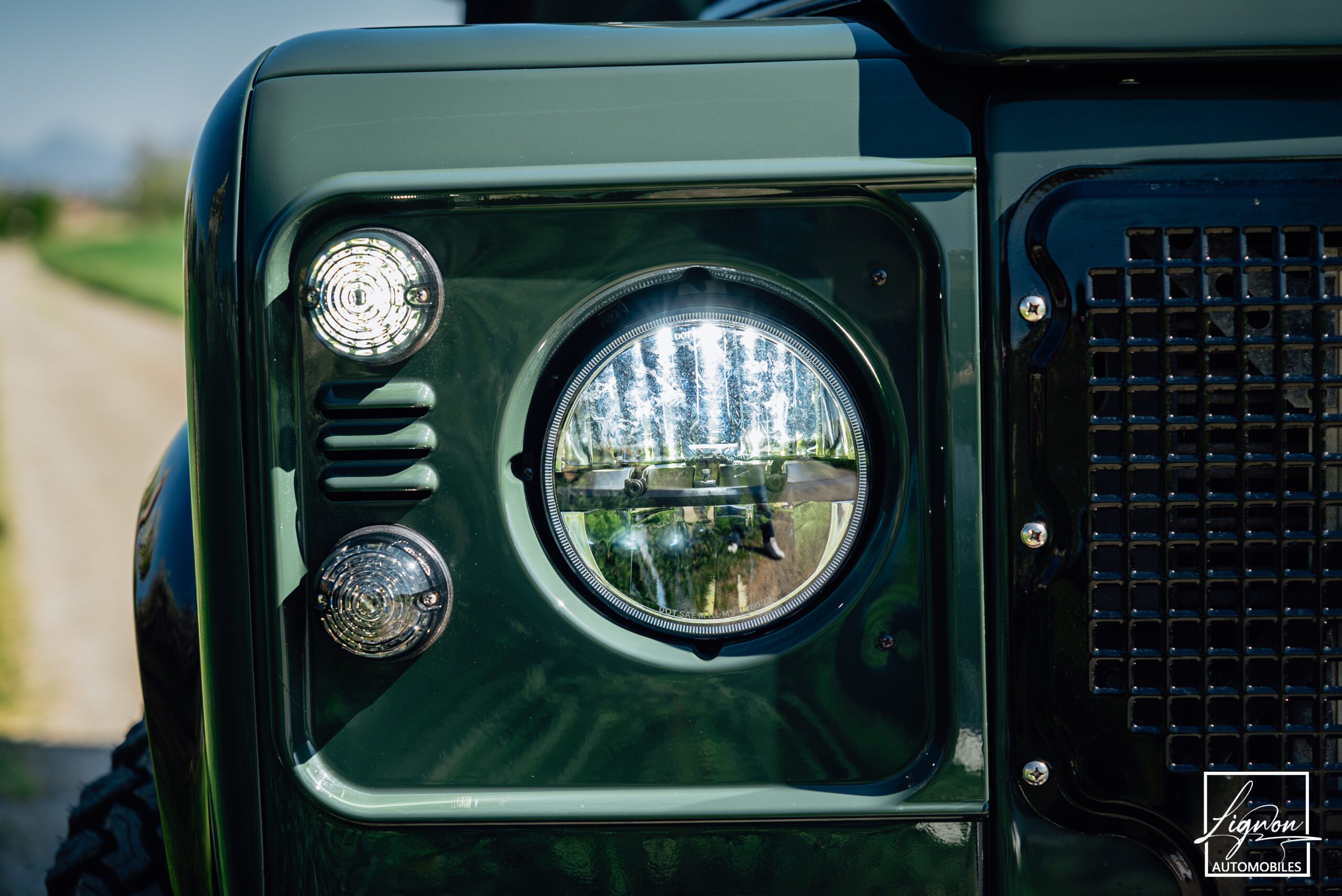 Photo Land Rover Defender 110 td5 sw 9 places "Underberg Green"