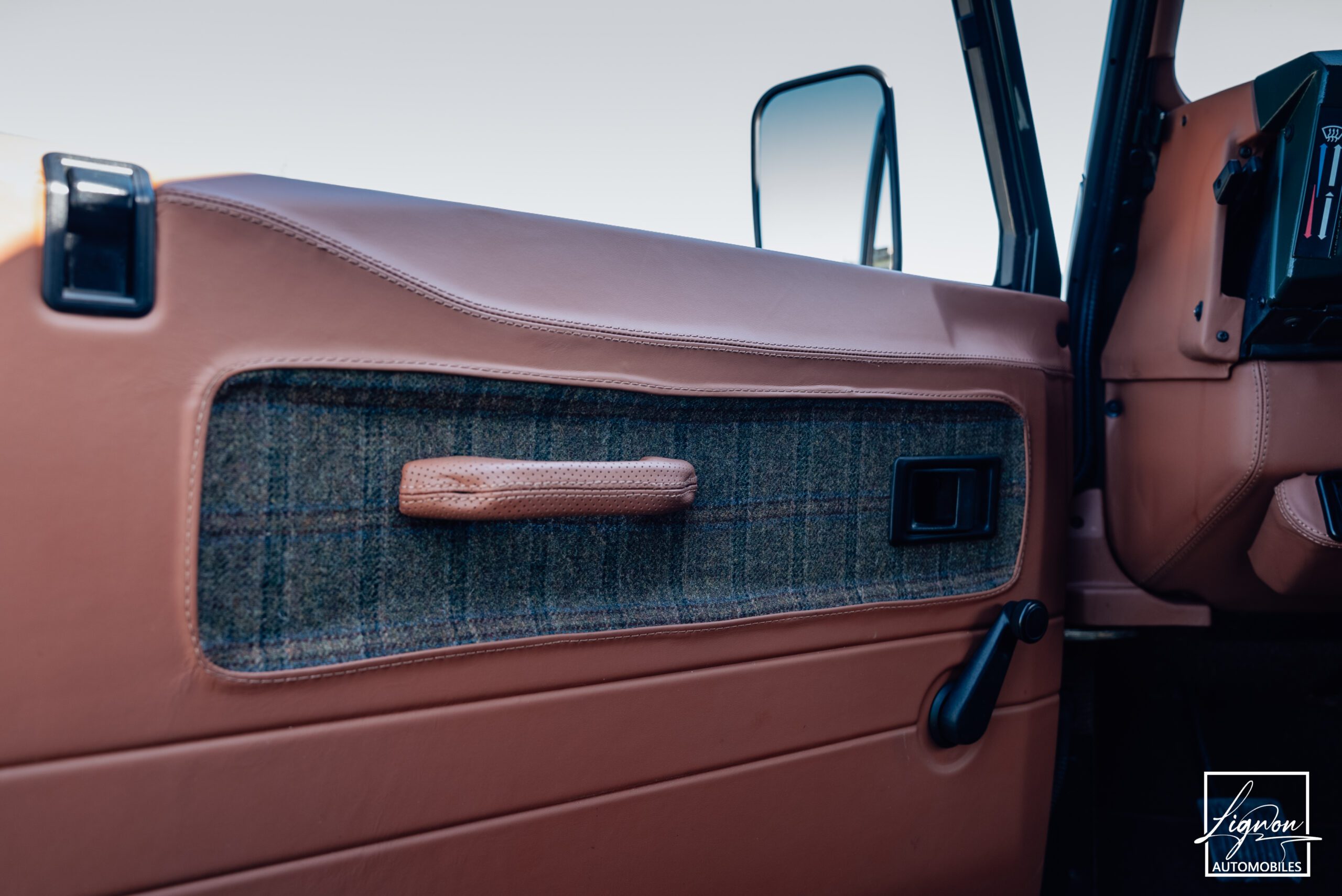 Photo Land Rover Defender 110 td5 sw 9 places "Underberg Green"