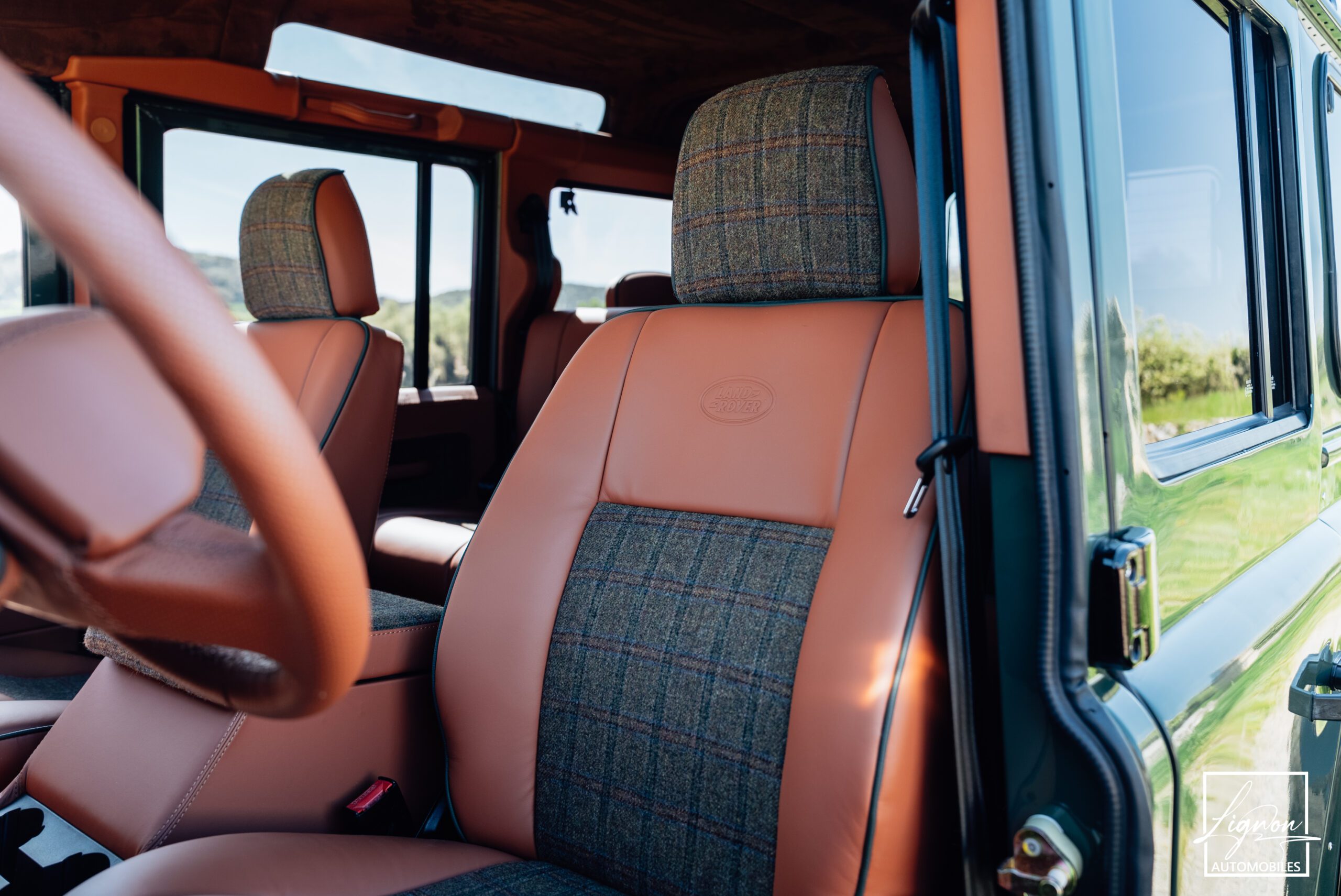Photo Land Rover Defender 110 td5 sw 9 places "Underberg Green"