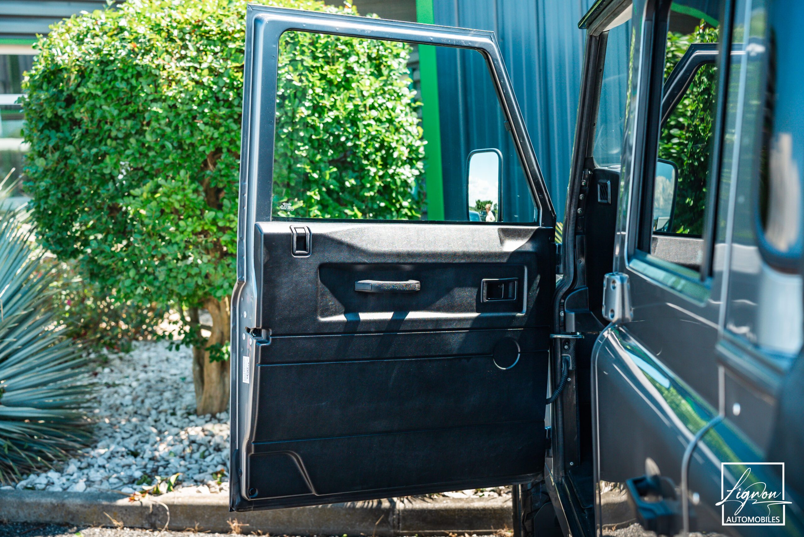 Photo Land Rover Defender 110 Crew Cab 2.2 5 places
