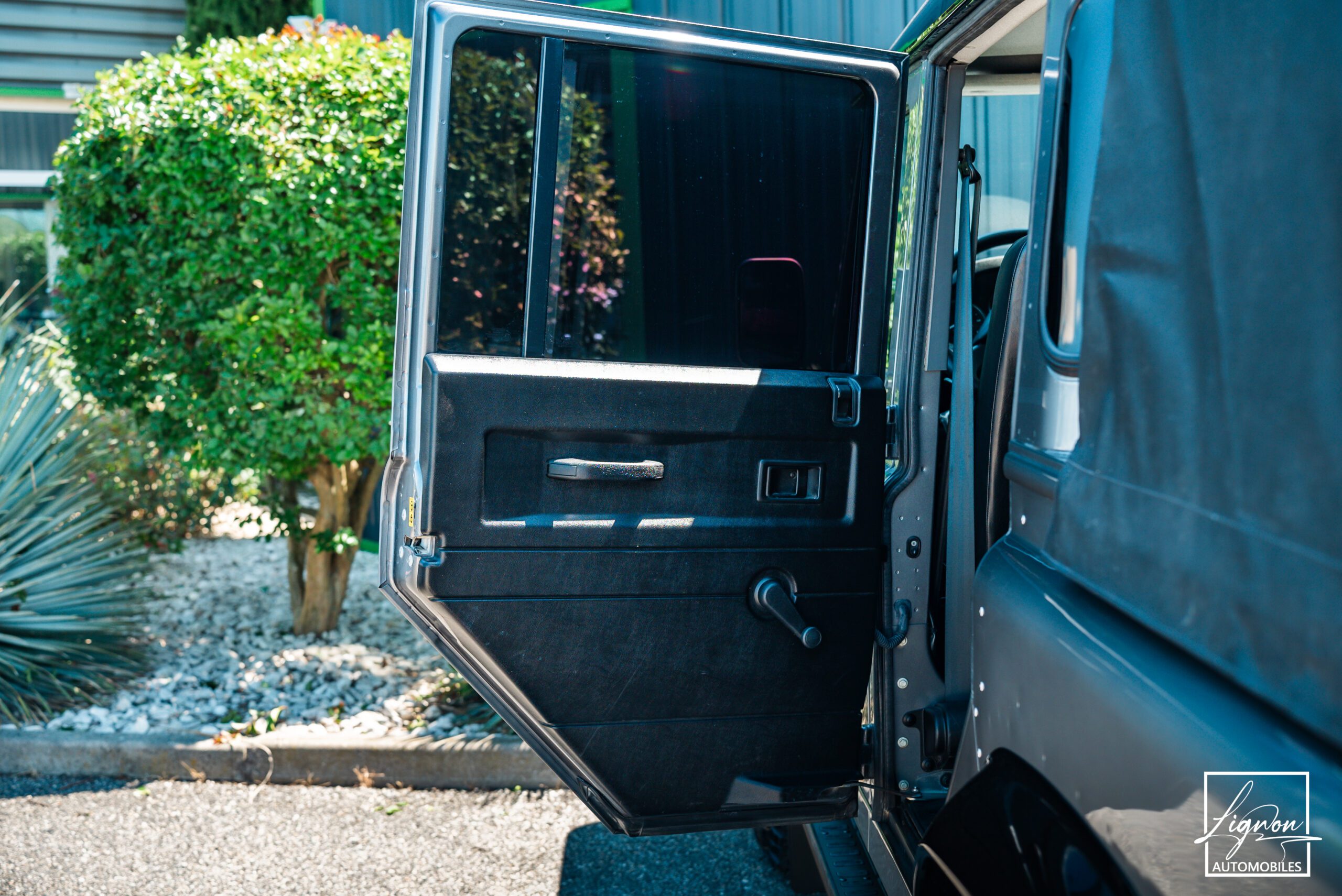 Photo Land Rover Defender 110 Crew Cab 2.2 5 places