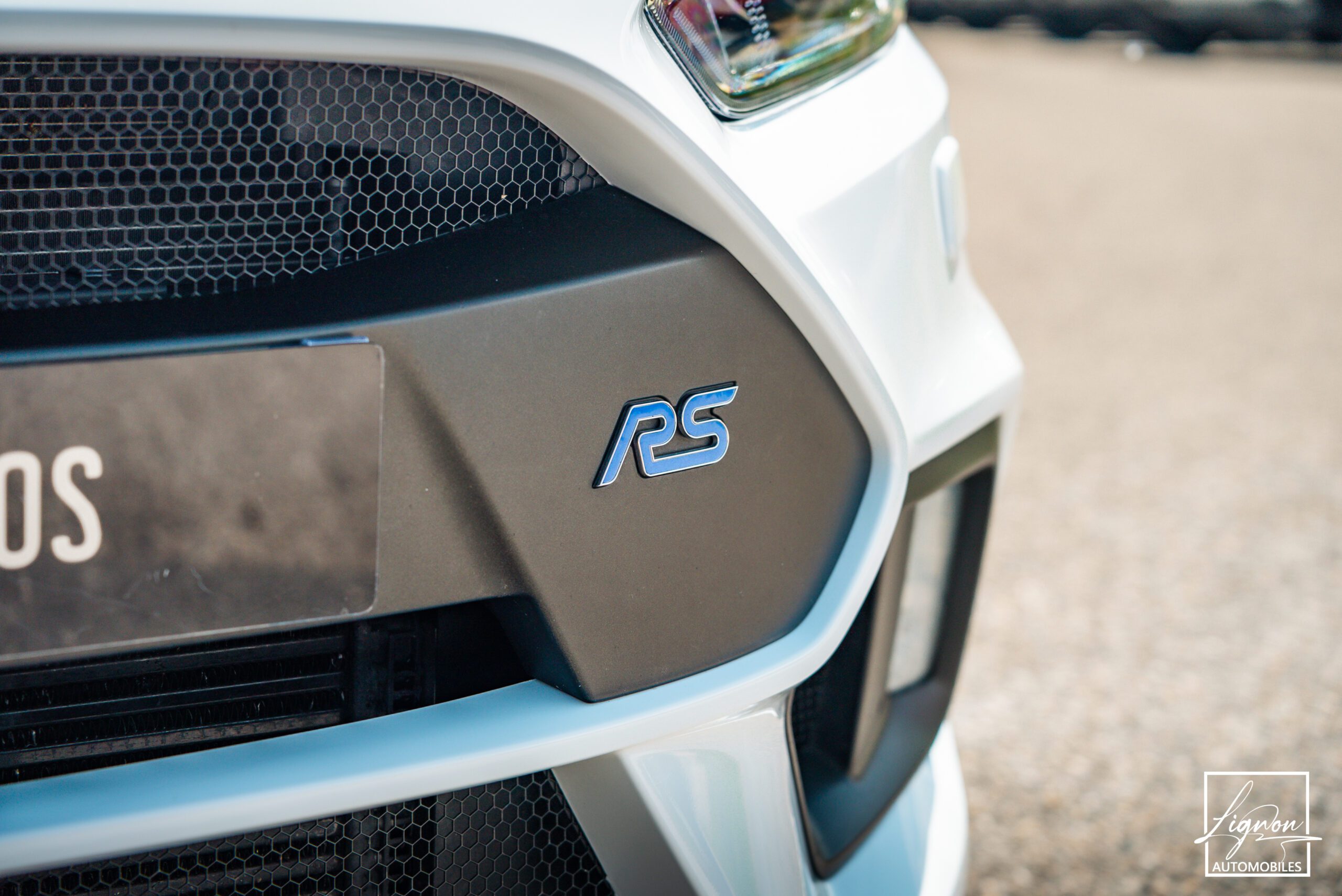 Photo Ford Focus RS 2.3 350 CH Recaro Baquet - GPS - TOIT OUVRANT - CAMERA