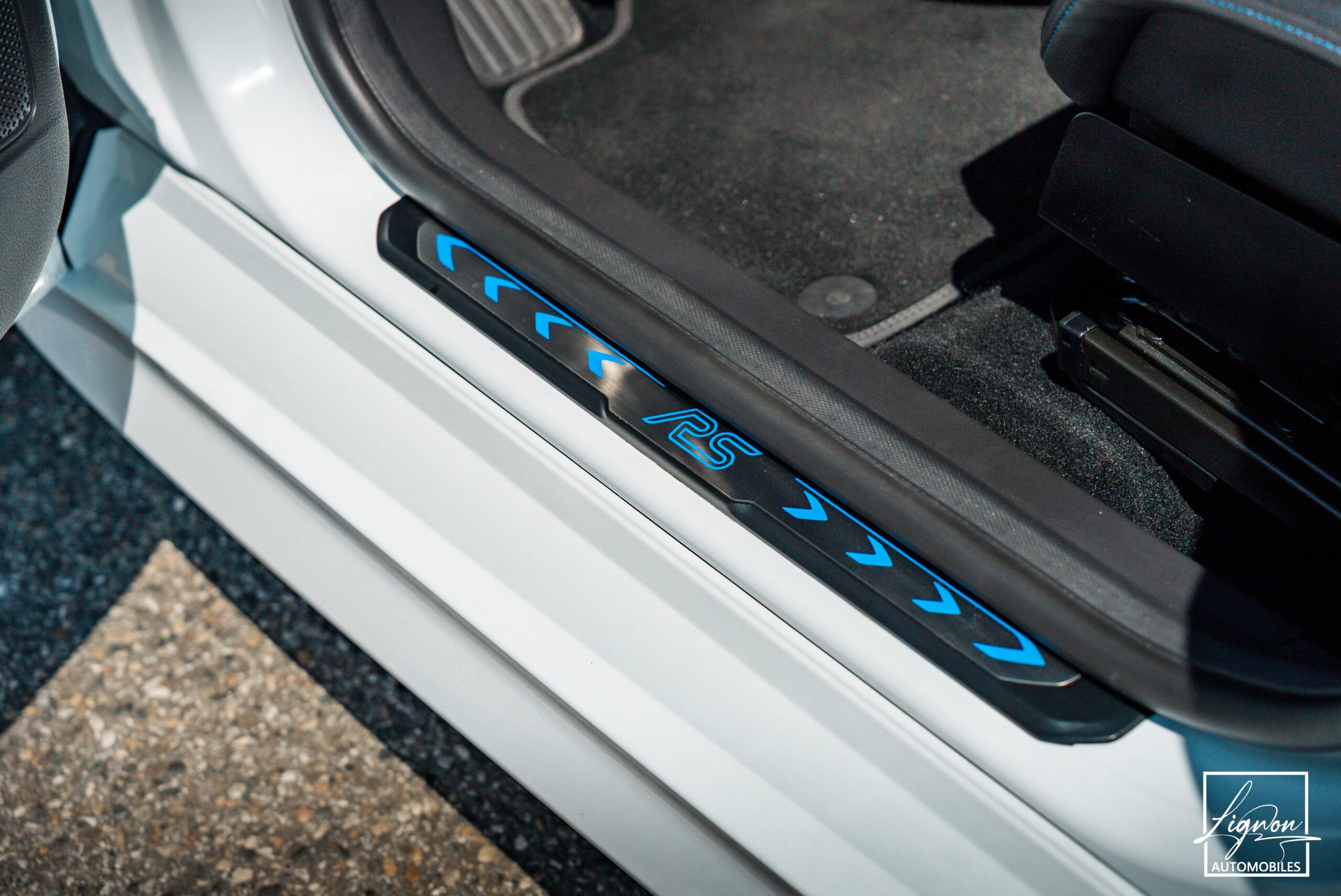 Photo Ford Focus RS 2.3 350 CH Recaro Baquet - GPS - TOIT OUVRANT - CAMERA
