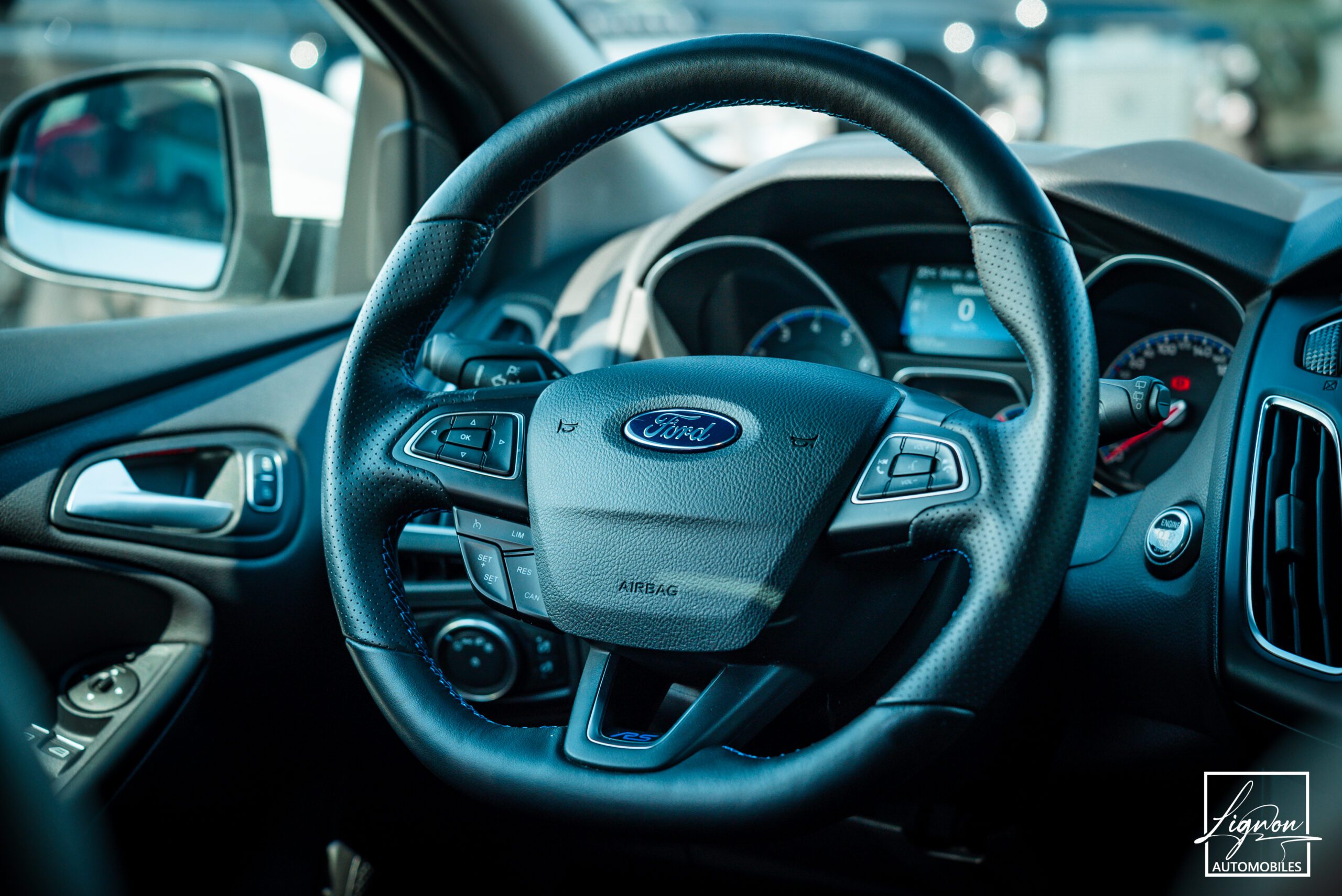 Photo Ford Focus RS 2.3 350 CH Recaro Baquet - GPS - TOIT OUVRANT - CAMERA