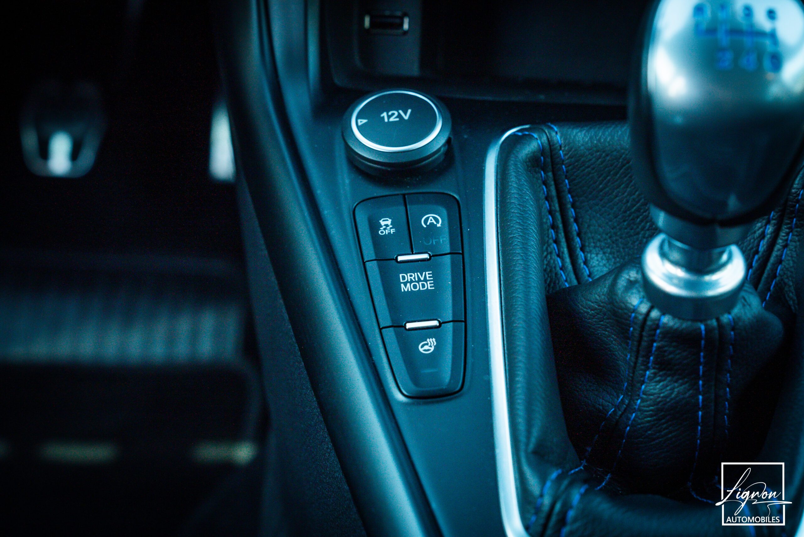 Photo Ford Focus RS 2.3 350 CH Recaro Baquet - GPS - TOIT OUVRANT - CAMERA