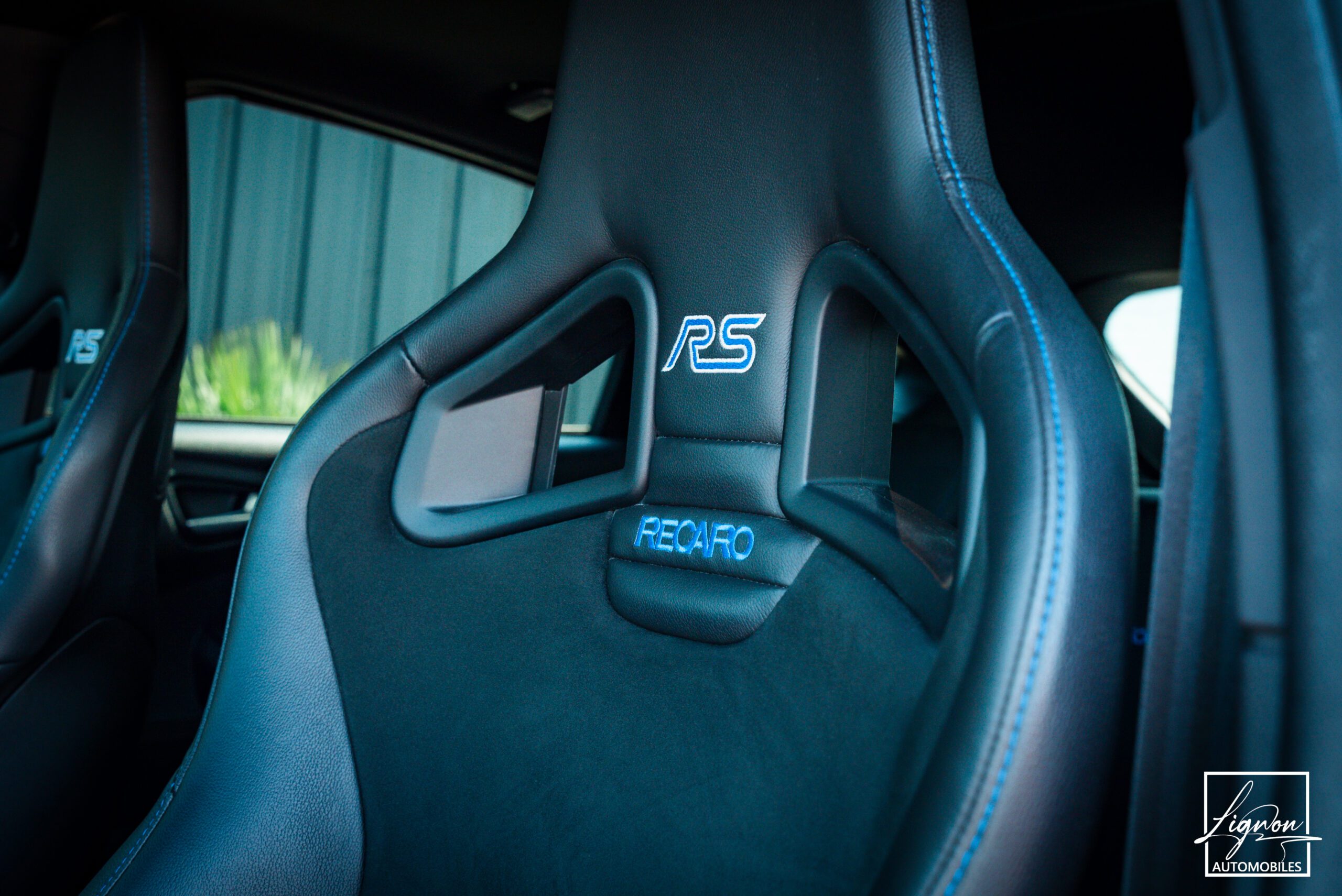 Photo Ford Focus RS 2.3 350 CH Recaro Baquet - GPS - TOIT OUVRANT - CAMERA