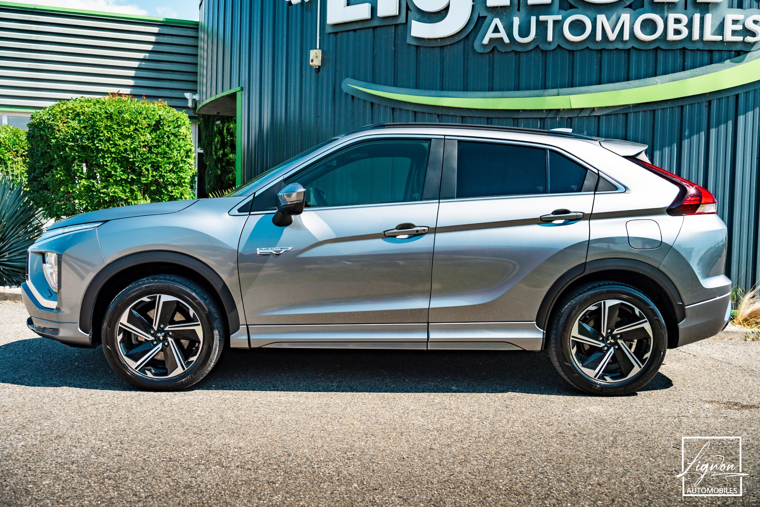 Photo Mitsubishi Eclipse Cross 2.4 PHEV 188 ch Intens Design 4wd - Attelage