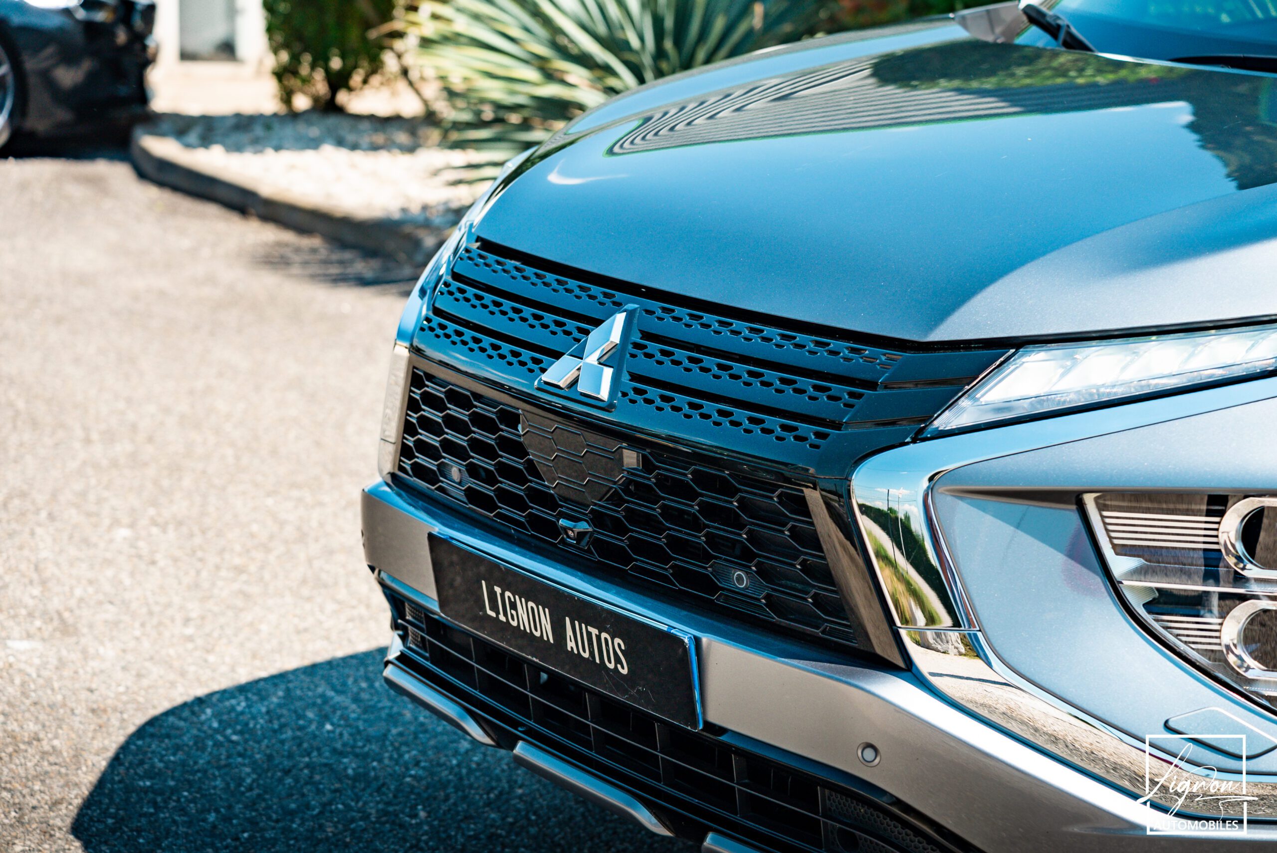 Photo Mitsubishi Eclipse Cross 2.4 PHEV 188 ch Intens Design 4wd - Attelage