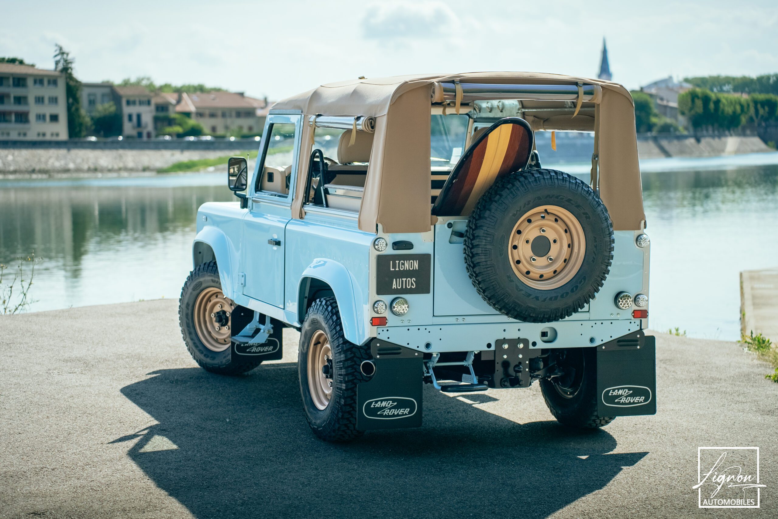 Photo Land Rover Defender 90 TD4 2.4L Soft Top "Plage"