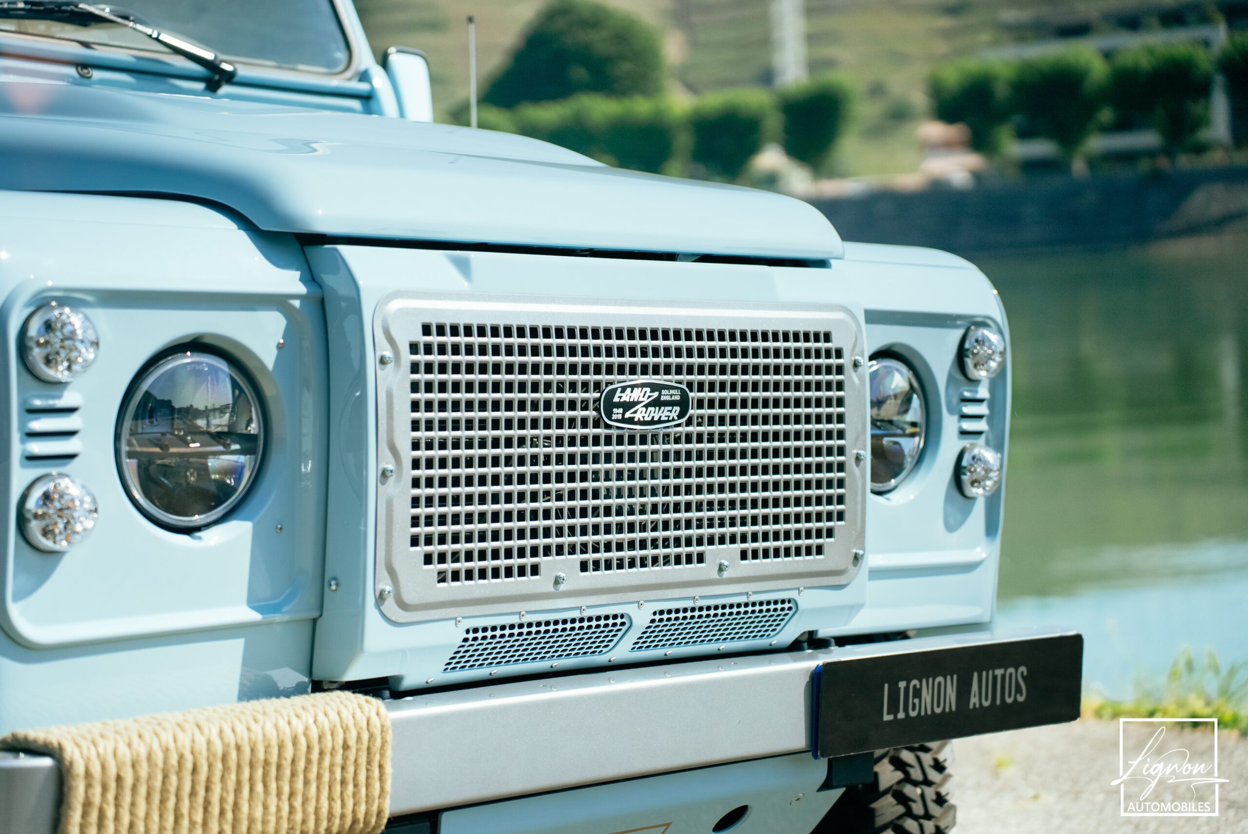 Photo Land Rover Defender 90 TD4 2.4L Soft Top "Plage"