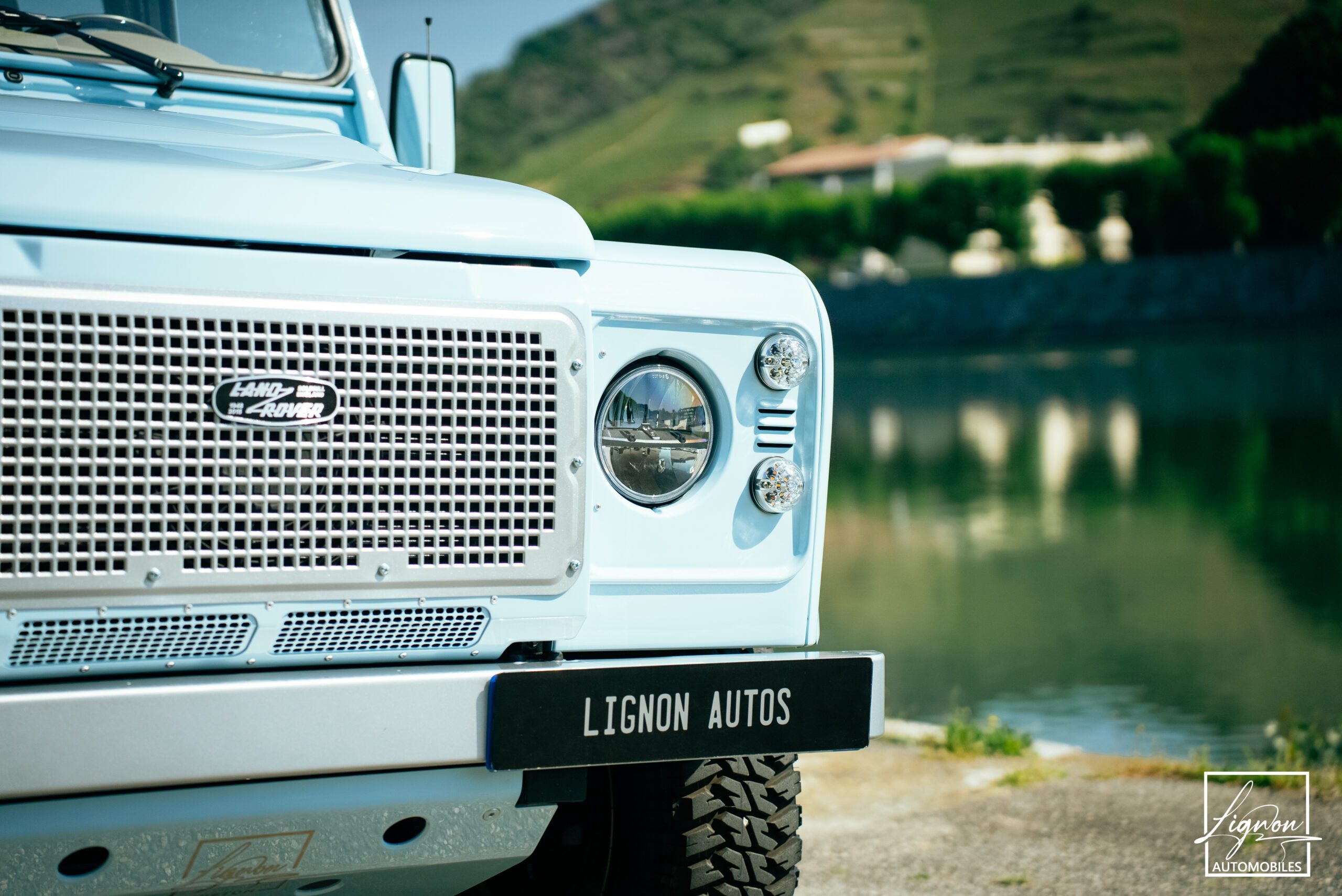 Photo Land Rover Defender 90 TD4 2.4L Soft Top "Plage"