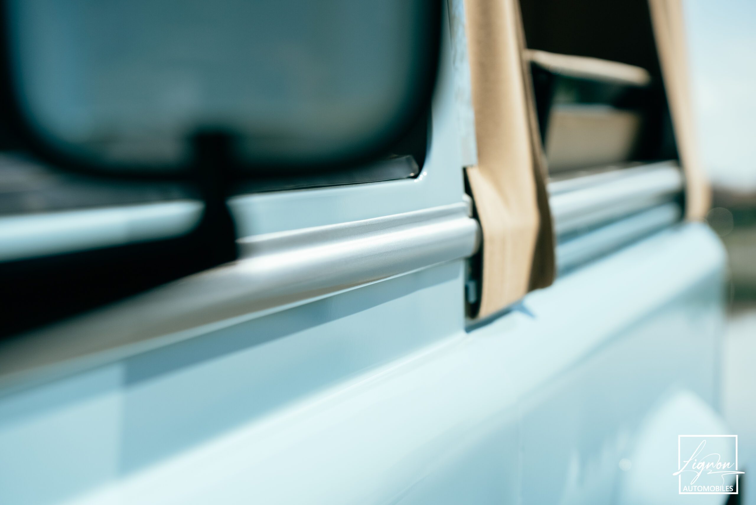 Photo Land Rover Defender 90 TD4 2.4L Soft Top "Plage"