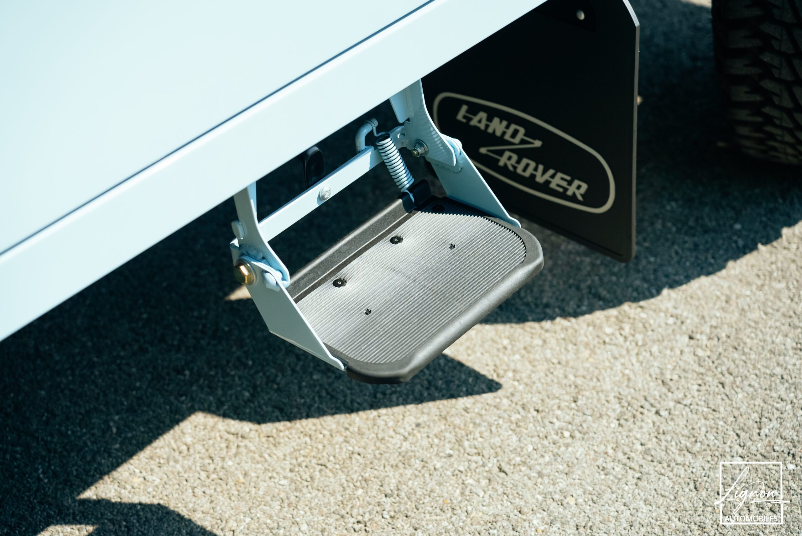 Photo Land Rover Defender 90 TD4 2.4L Soft Top "Plage"