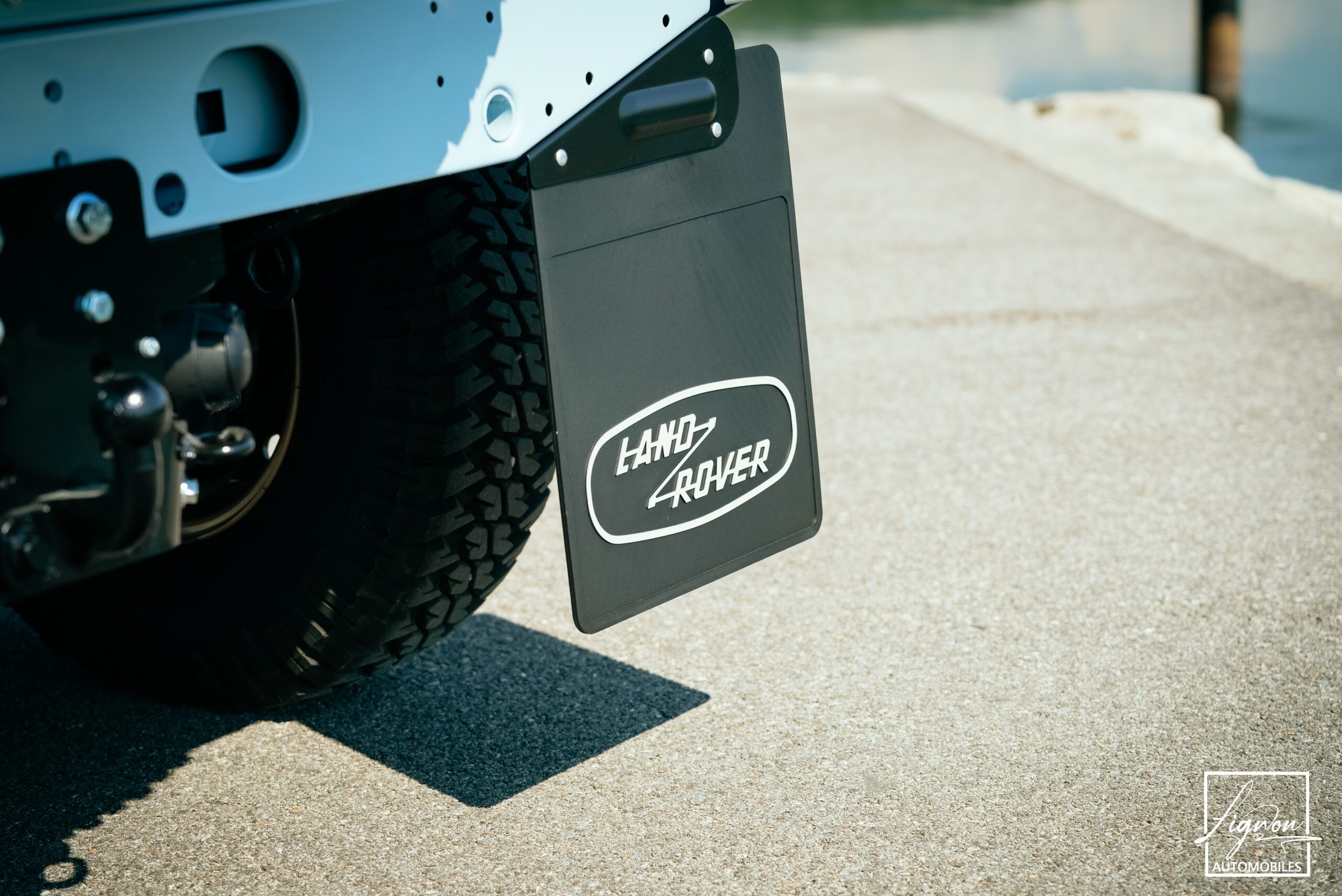 Photo Land Rover Defender 90 TD4 2.4L Soft Top "Plage"