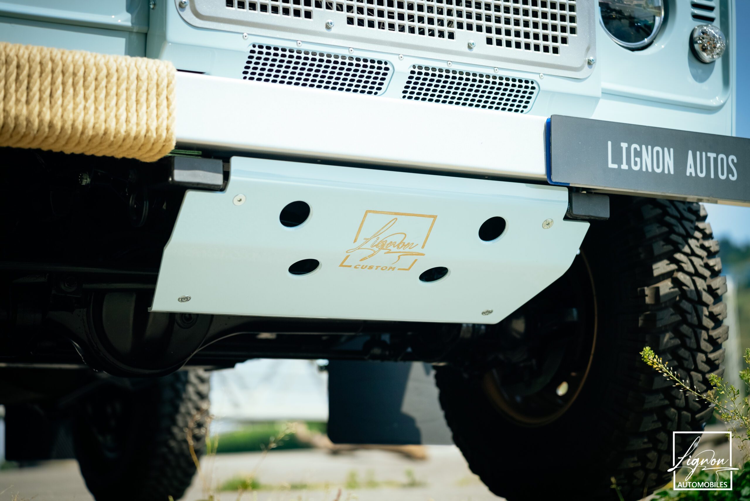 Photo Land Rover Defender 90 TD4 2.4L Soft Top "Plage"