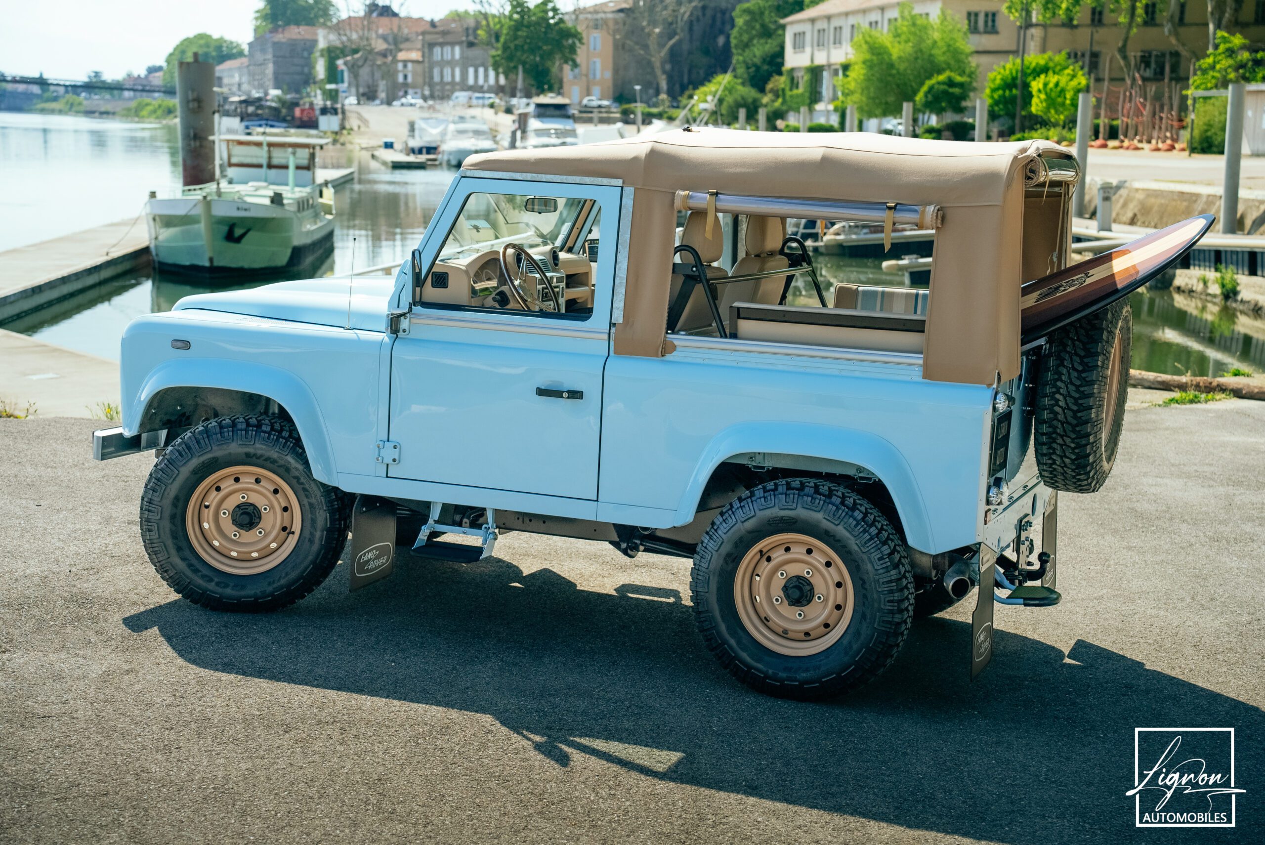 Photo Land Rover Defender 90 TD4 2.4L Soft Top "Plage"