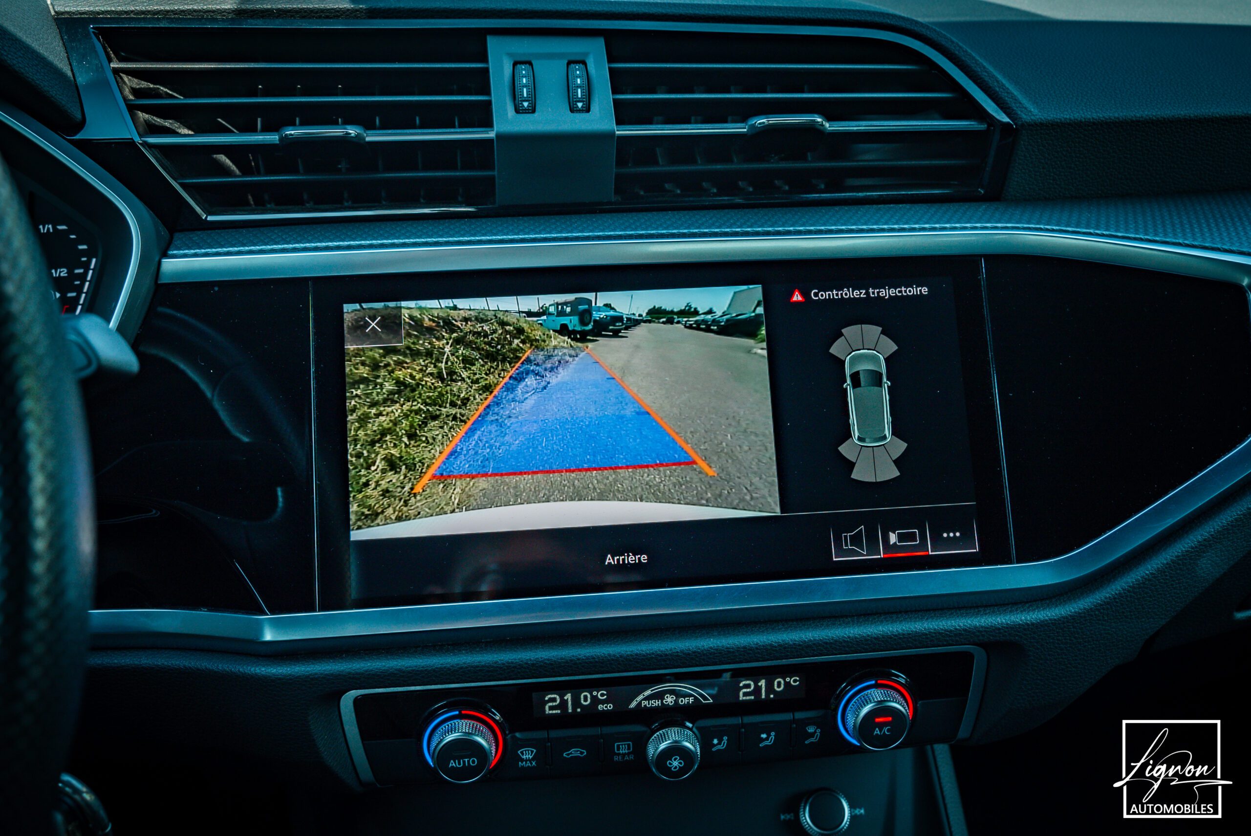 Photo Audi Q3 35 TFSI 150 CH S Line S-tronic 7 - Toit Pano. - B&O