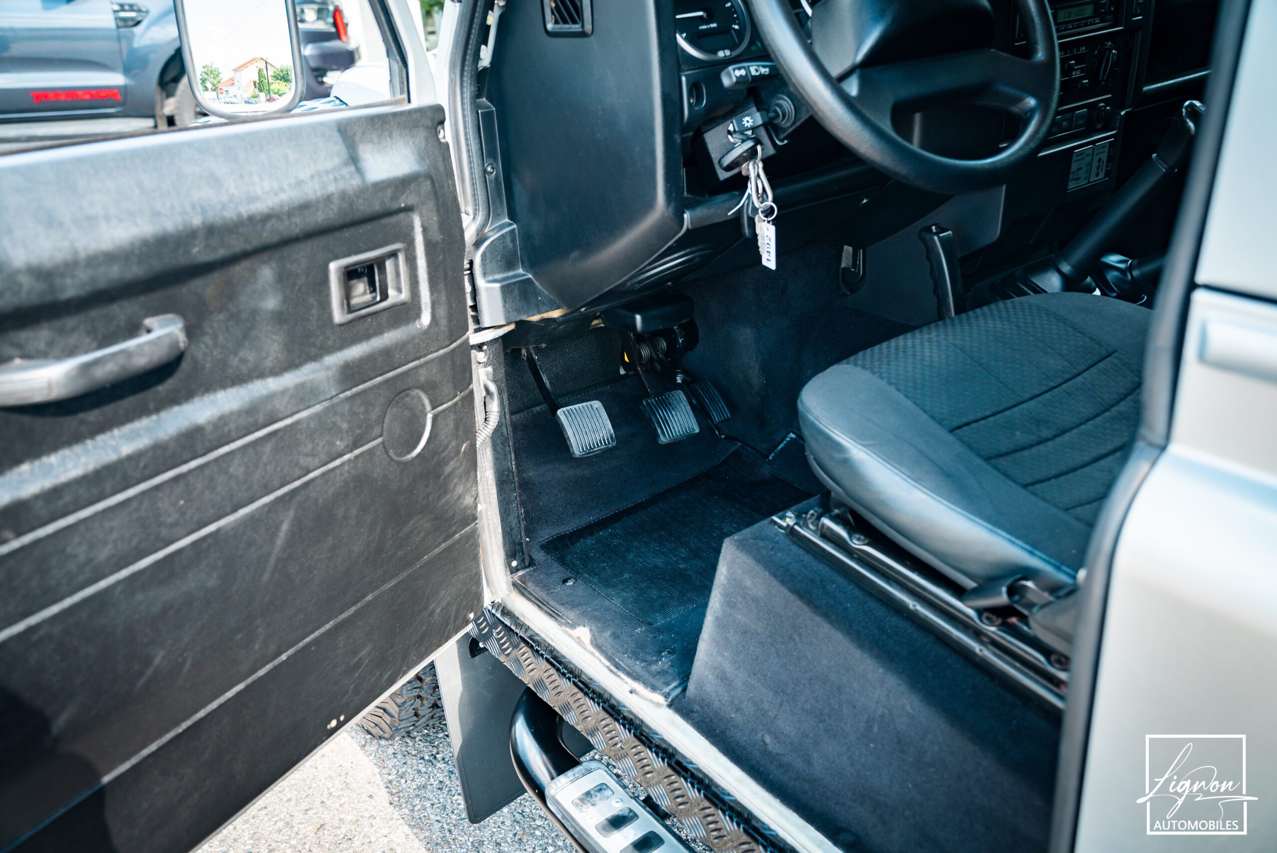 Photo Land Rover Defender 90 2.4 td4 SW 4 places