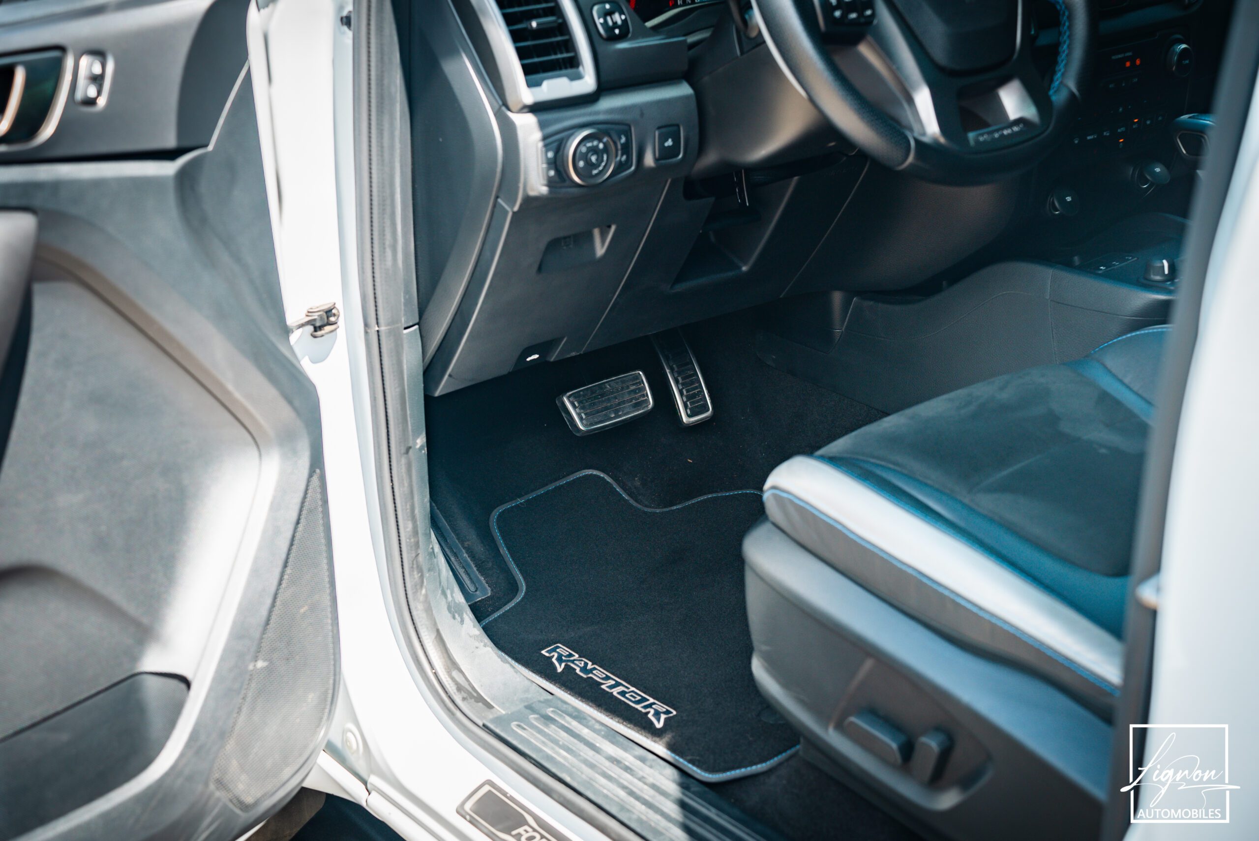 Photo Ford Ranger Raptor Double Cabine 2.0 TDCi 213 EcoBlue BVA10 - TVA RECUPERABLE