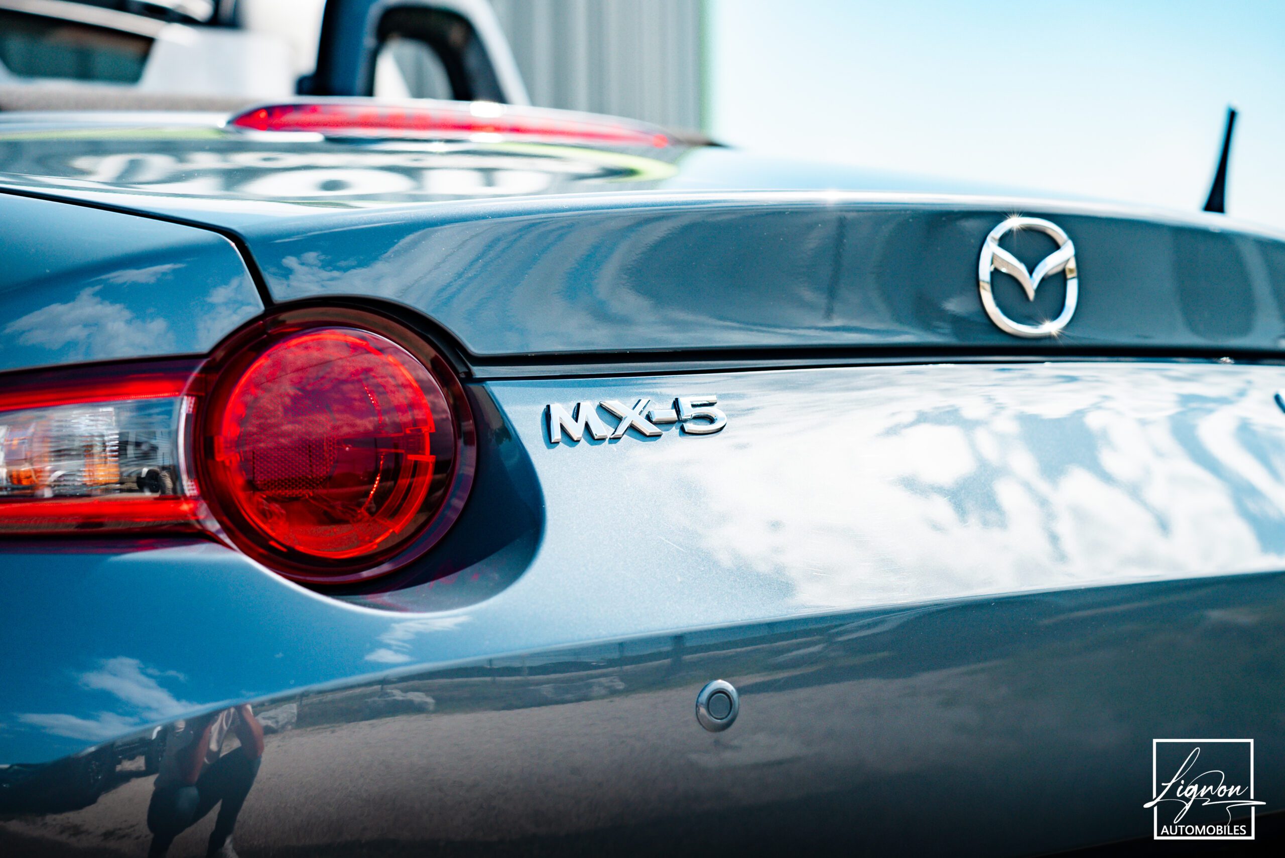 Photo MAZDA MX-5 Roadster Skyaktiv 2.0l 184ch Selection avec pack sport - Échappements Sport à valves