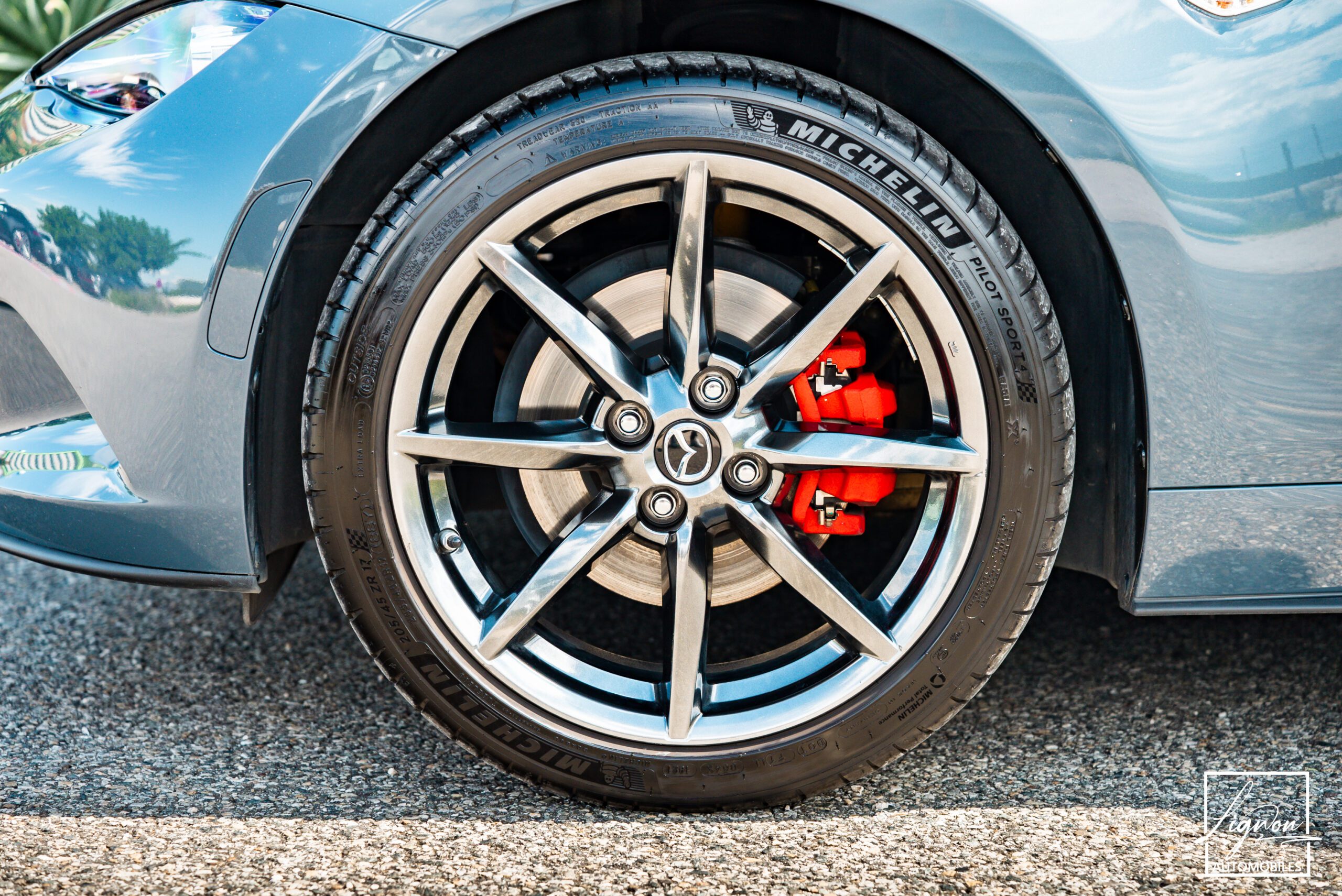 Photo MAZDA MX-5 Roadster Skyaktiv 2.0l 184ch Selection avec pack sport - Échappements Sport à valves