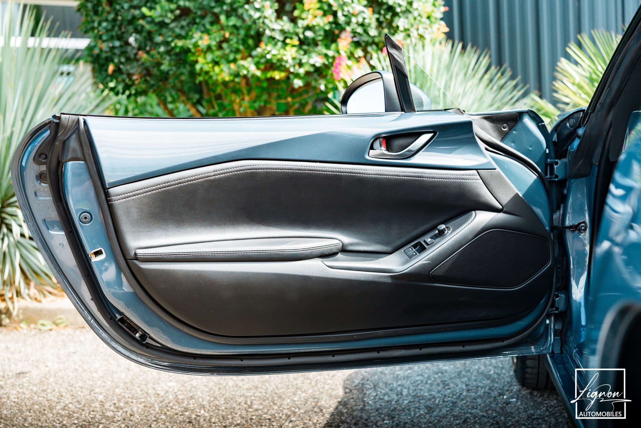 Photo MAZDA MX-5 Roadster Skyaktiv 2.0l 184ch Selection avec pack sport - Échappements Sport à valves