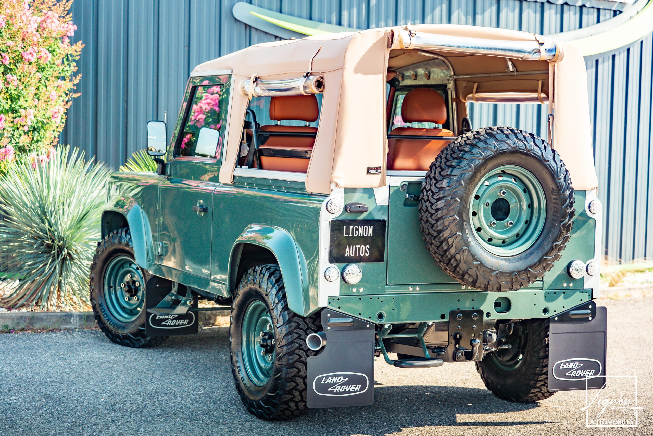 Photo Land Rover Defender 90 td4 2.2 Soft Top "Keswick Green"