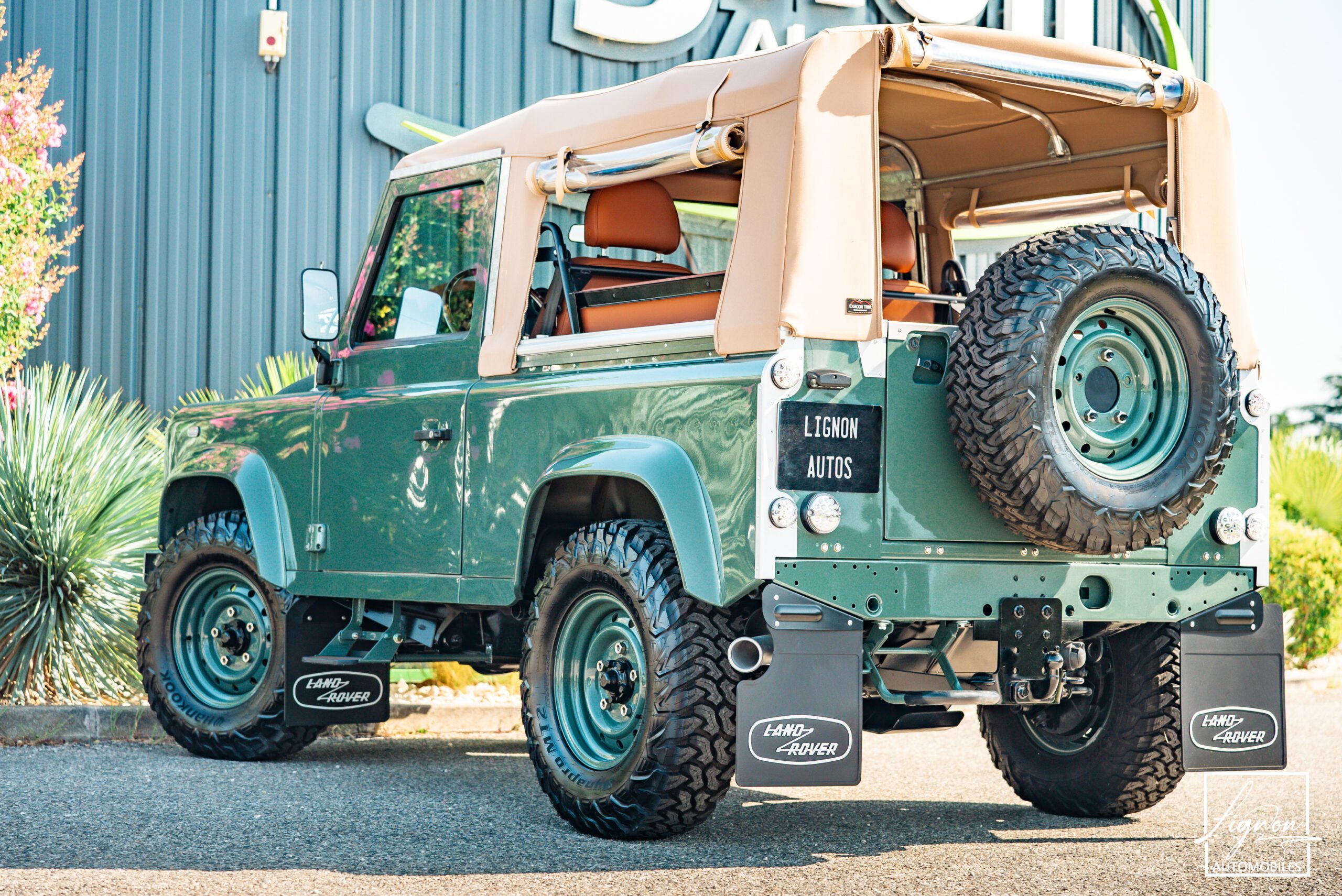 Photo Land Rover Defender 90 td4 2.2 Soft Top "Keswick Green"